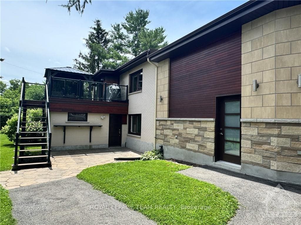 1352 VANCOUVER Avenue photo 25