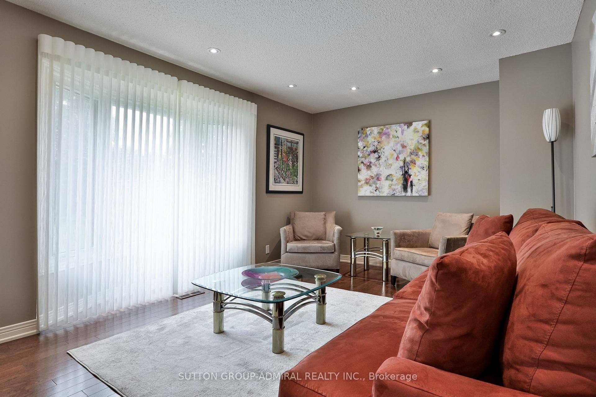 135 Heatherton Way photo 16