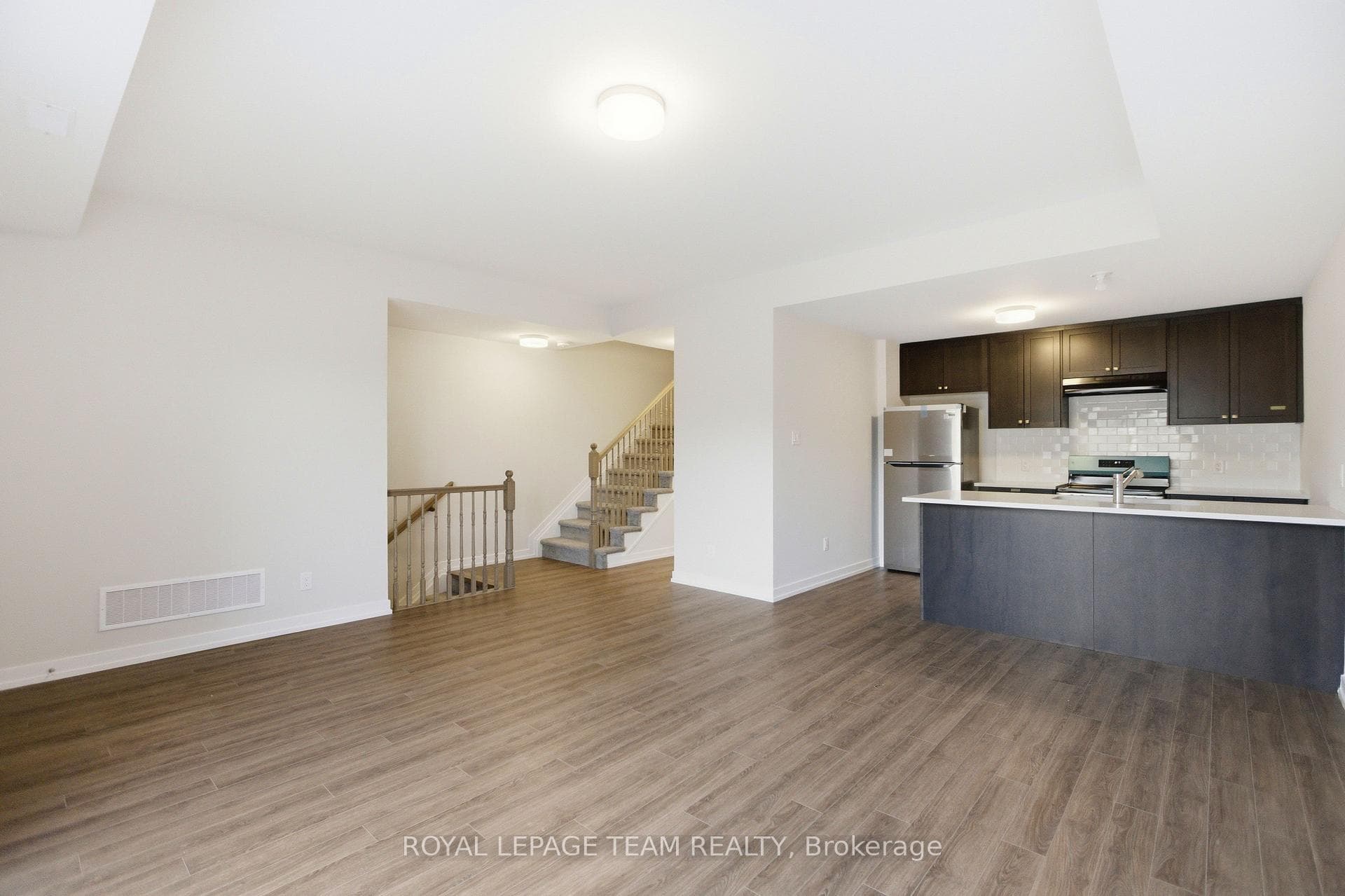 3284 Greenbank Road photo 5