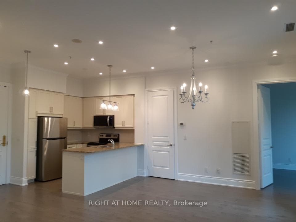 9255 Jane Street Unit 109 photo 3