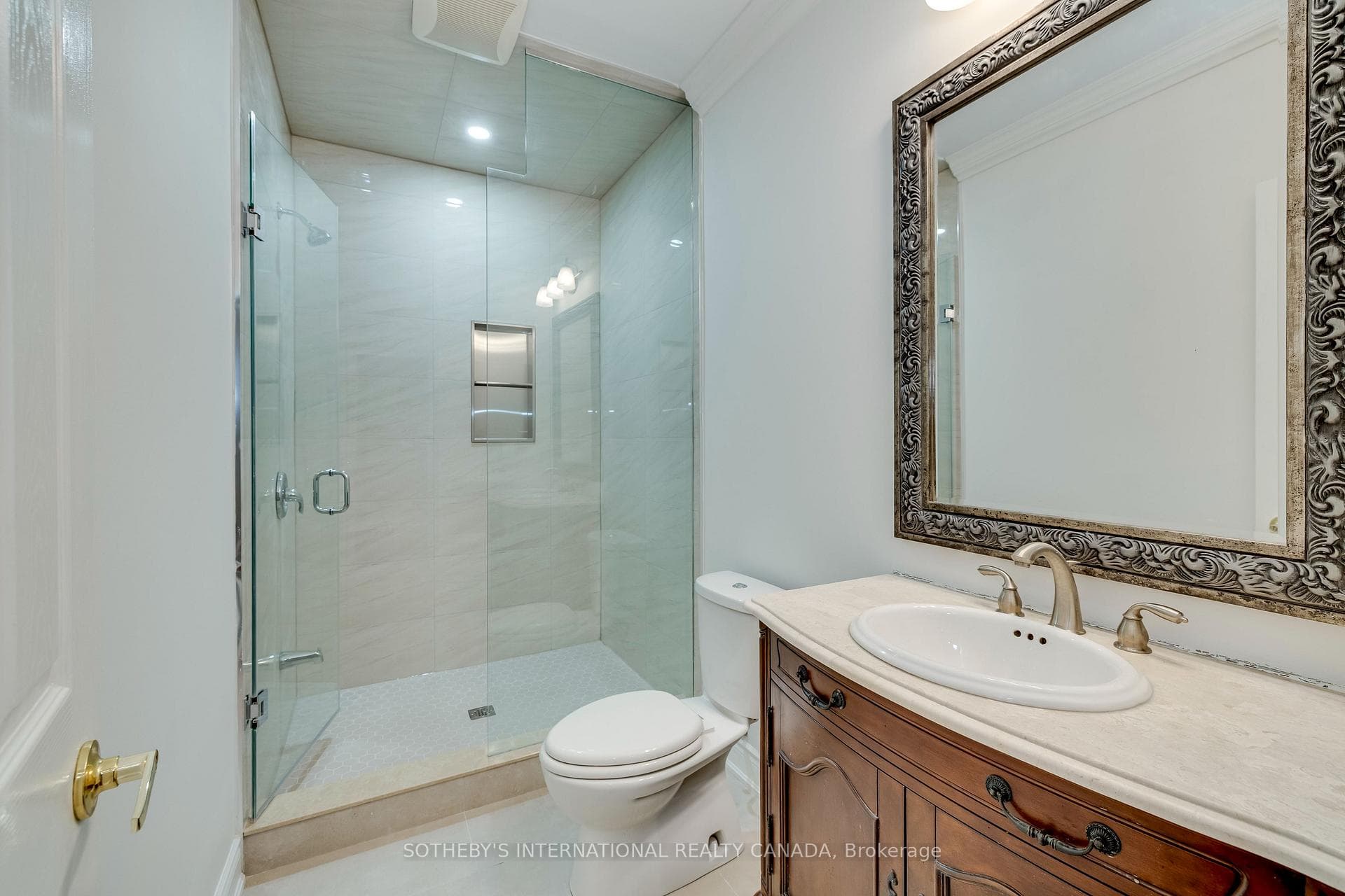 549 Renshaw Court photo 38