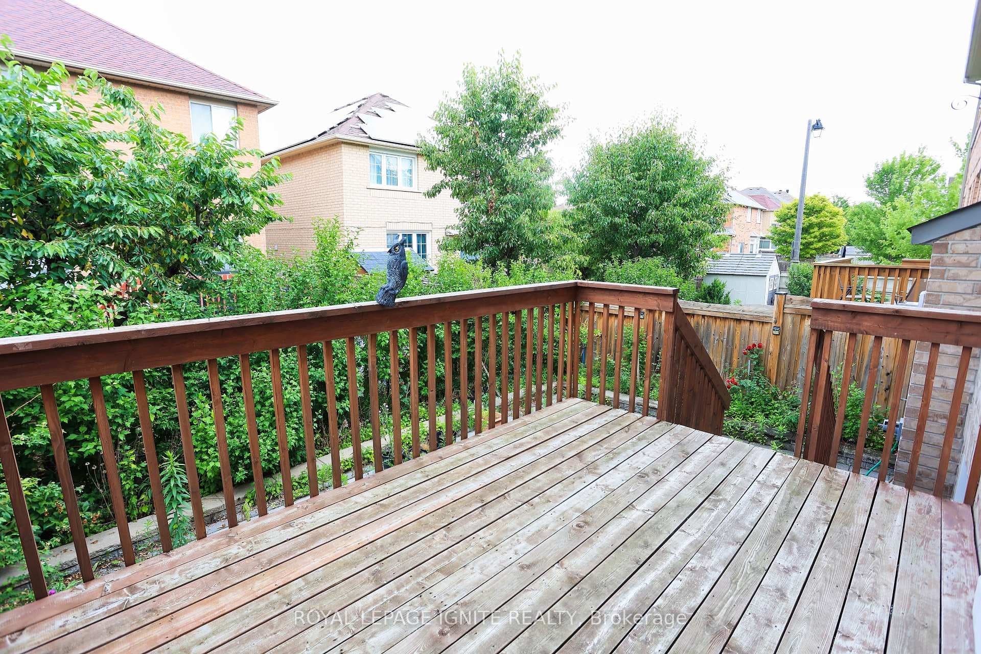 77 Frederick Stamm Crescent photo 5