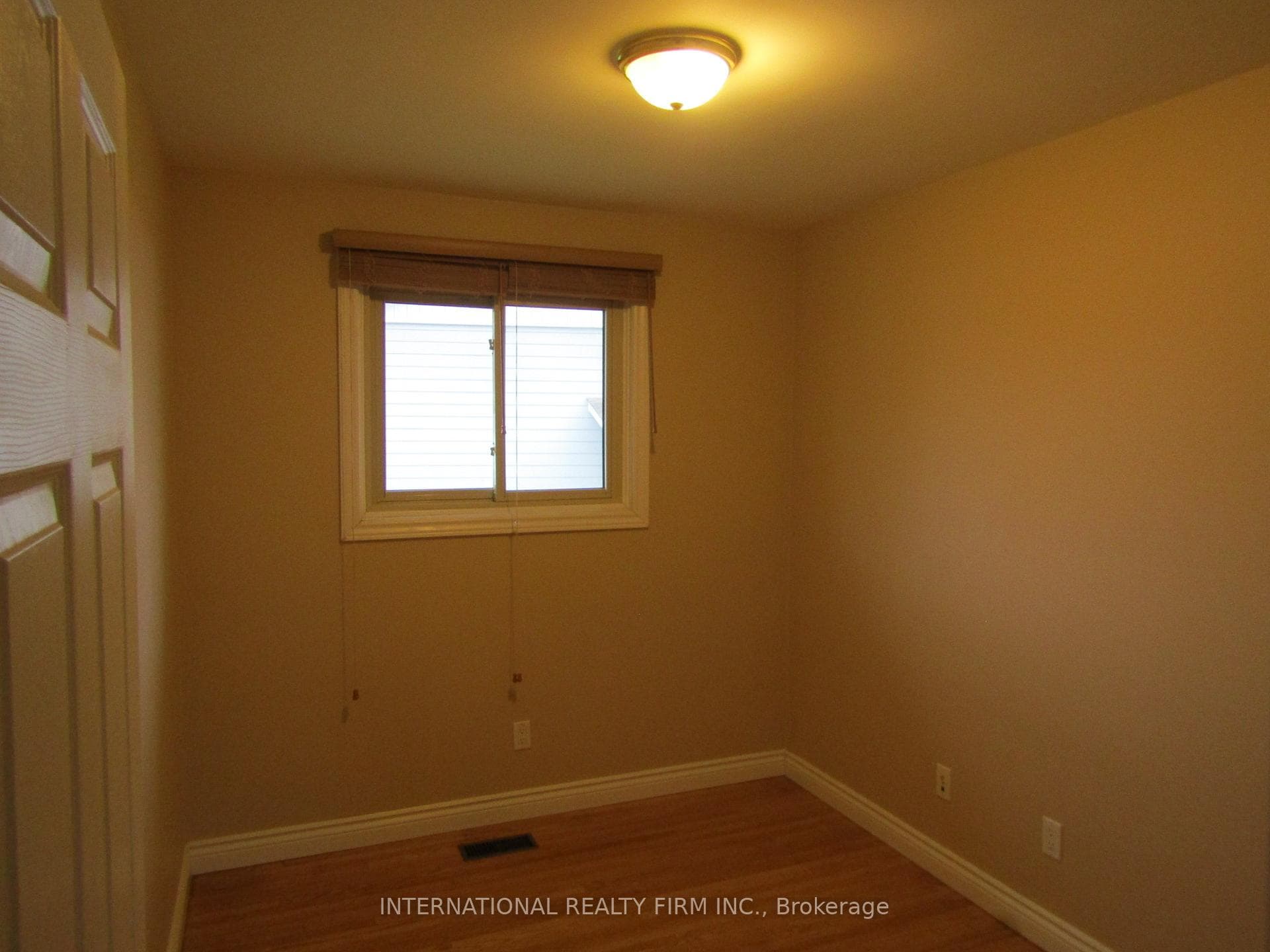 18 Foster Crescent photo 20