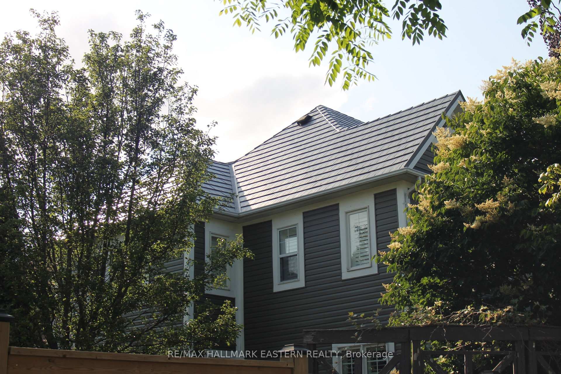 MAINTENANCE-FREE METAL ROOF