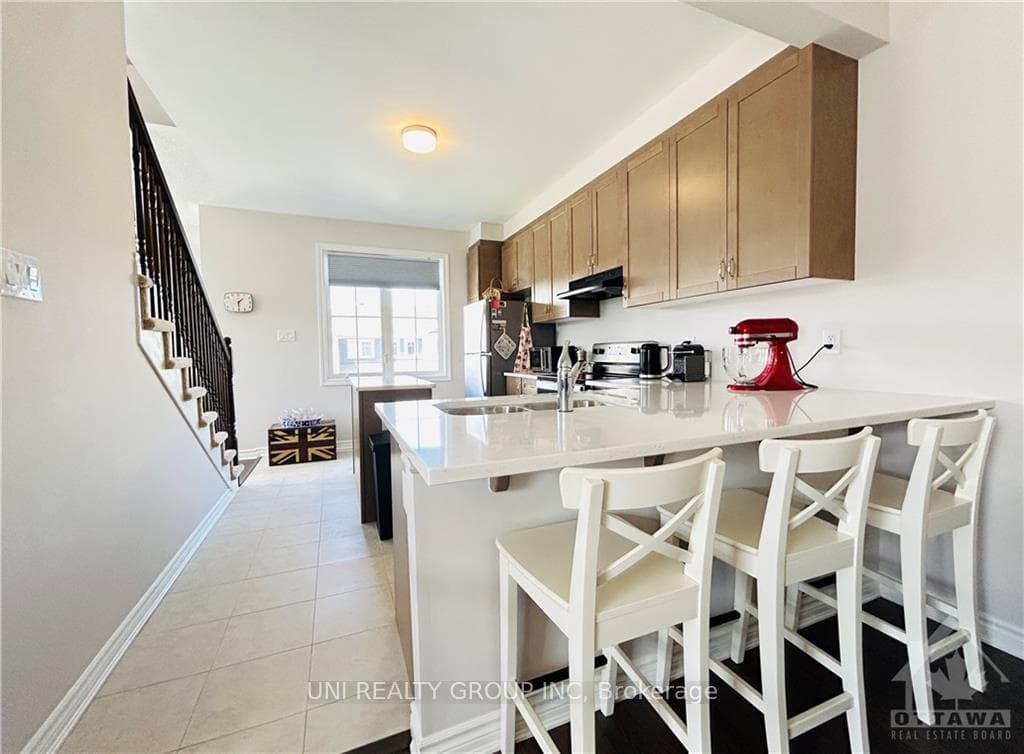 78 CASPIAN Row photo 12