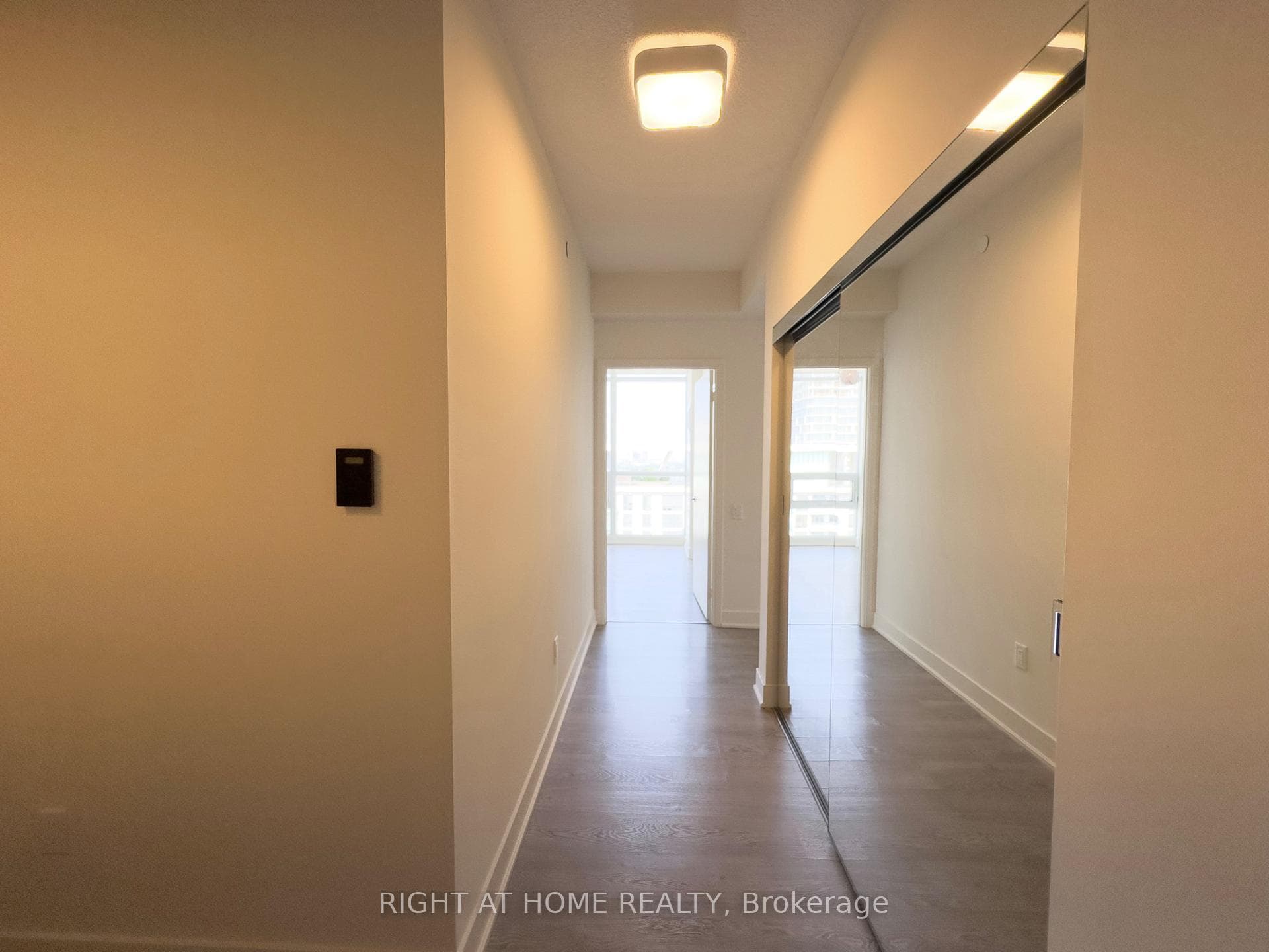 30 Roehampton Avenue Unit 3208 photo 6