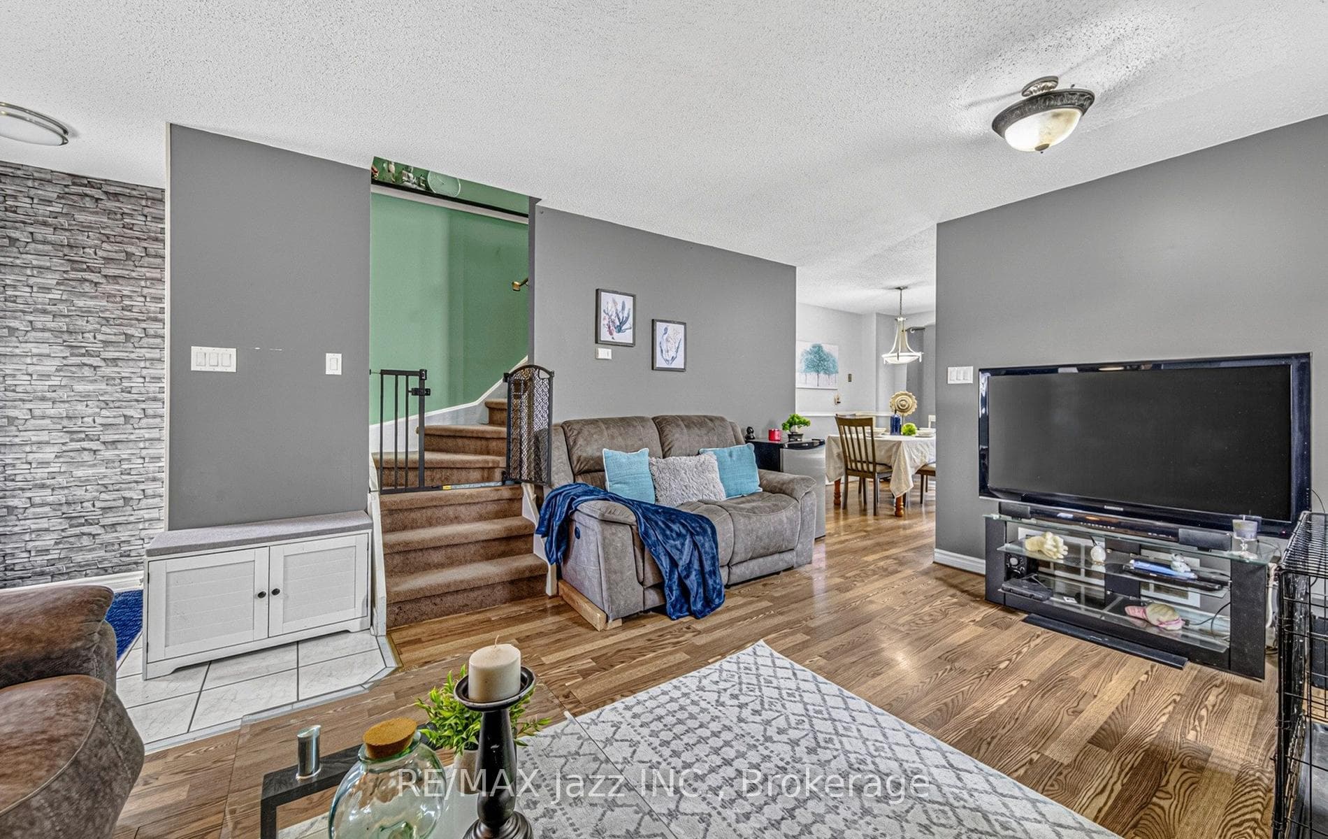 1387 Ritson Road photo 4