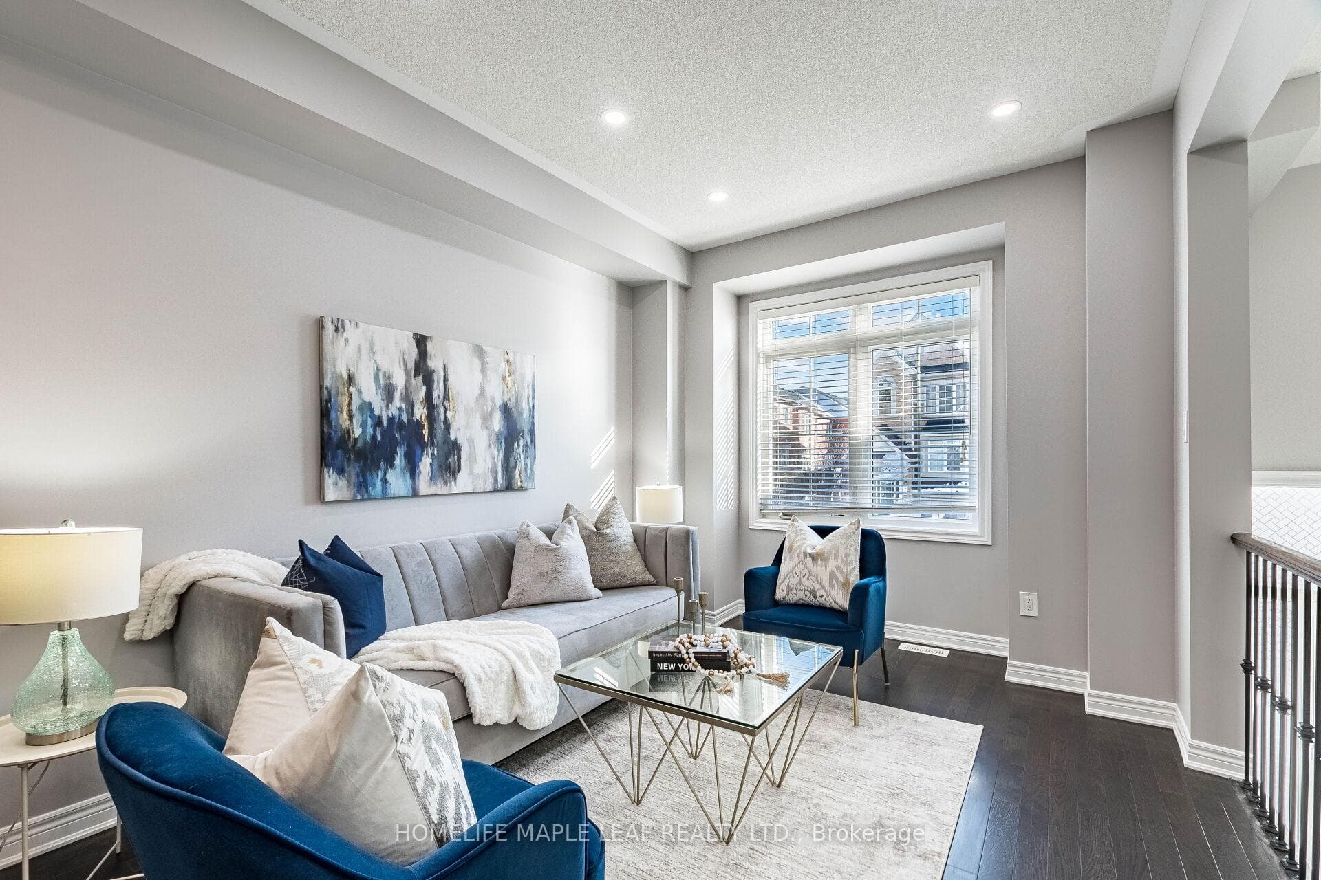 76 Rockman Crescent photo 5