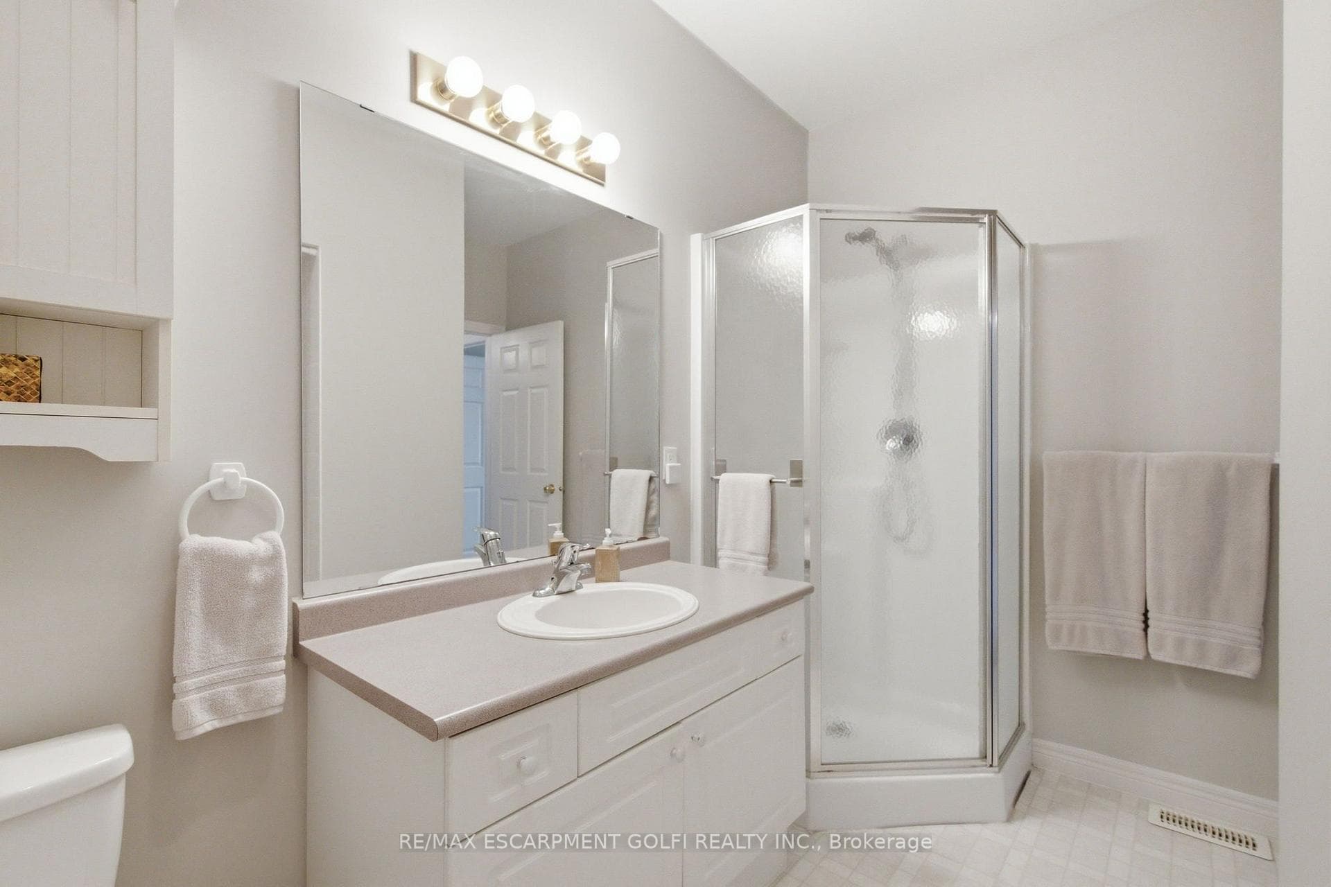 21 Cathy Drive photo 17