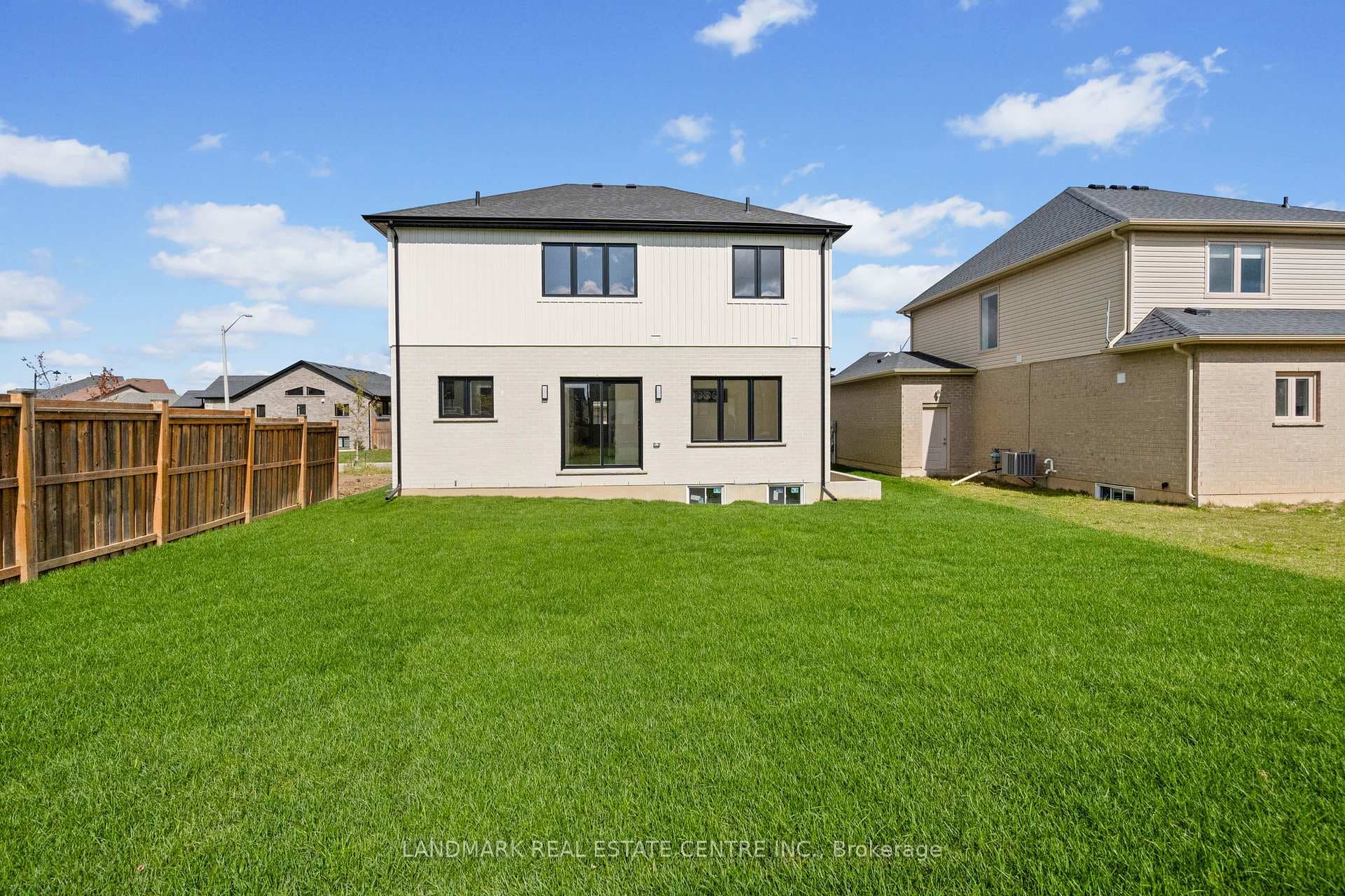 23 Autumn Avenue photo 47