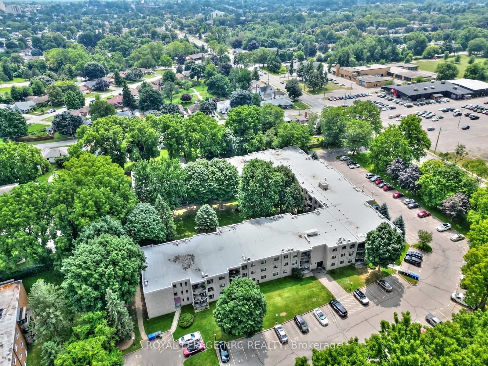 4658 Drummond Road Unit 113 photo 32