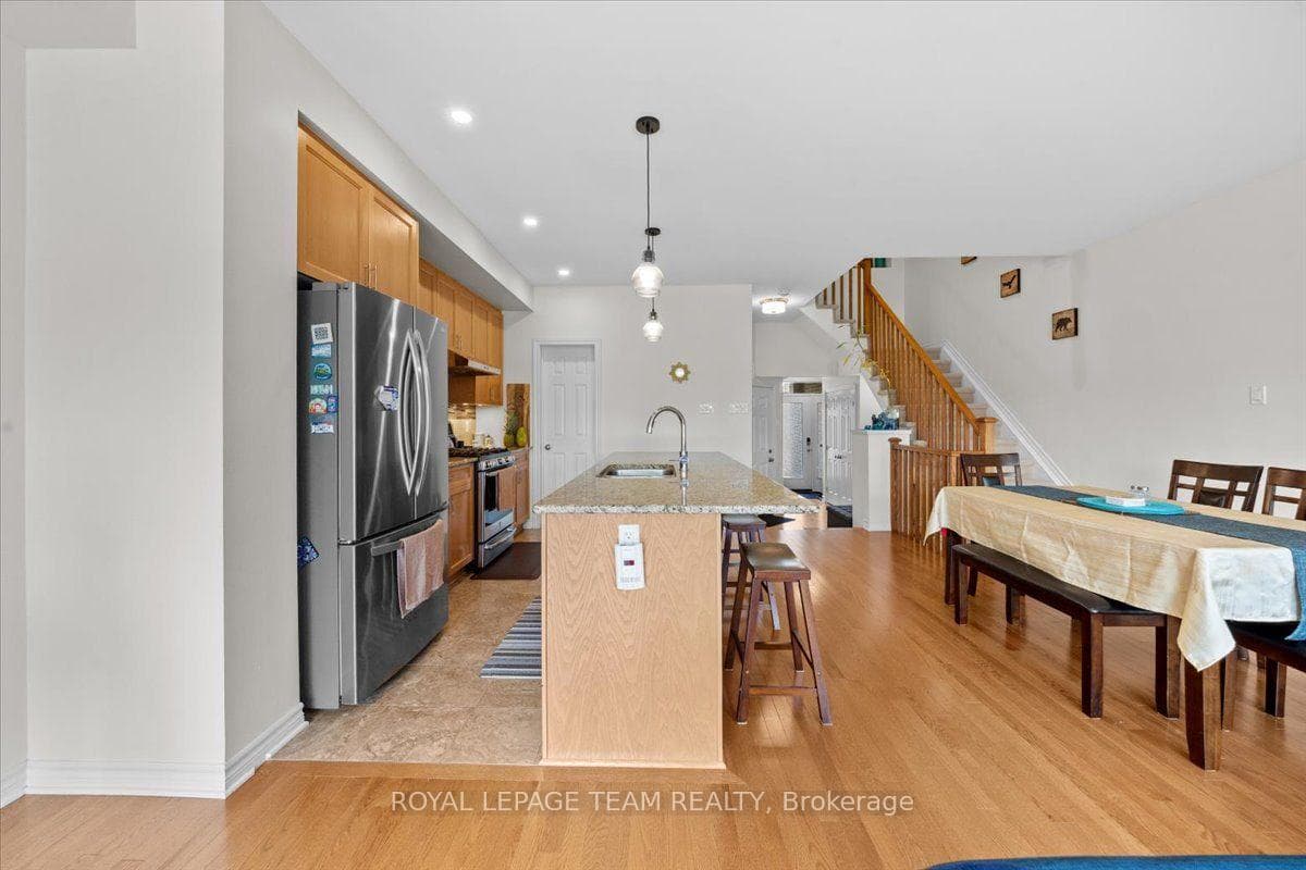 552 Jackdaw Avenue photo 11