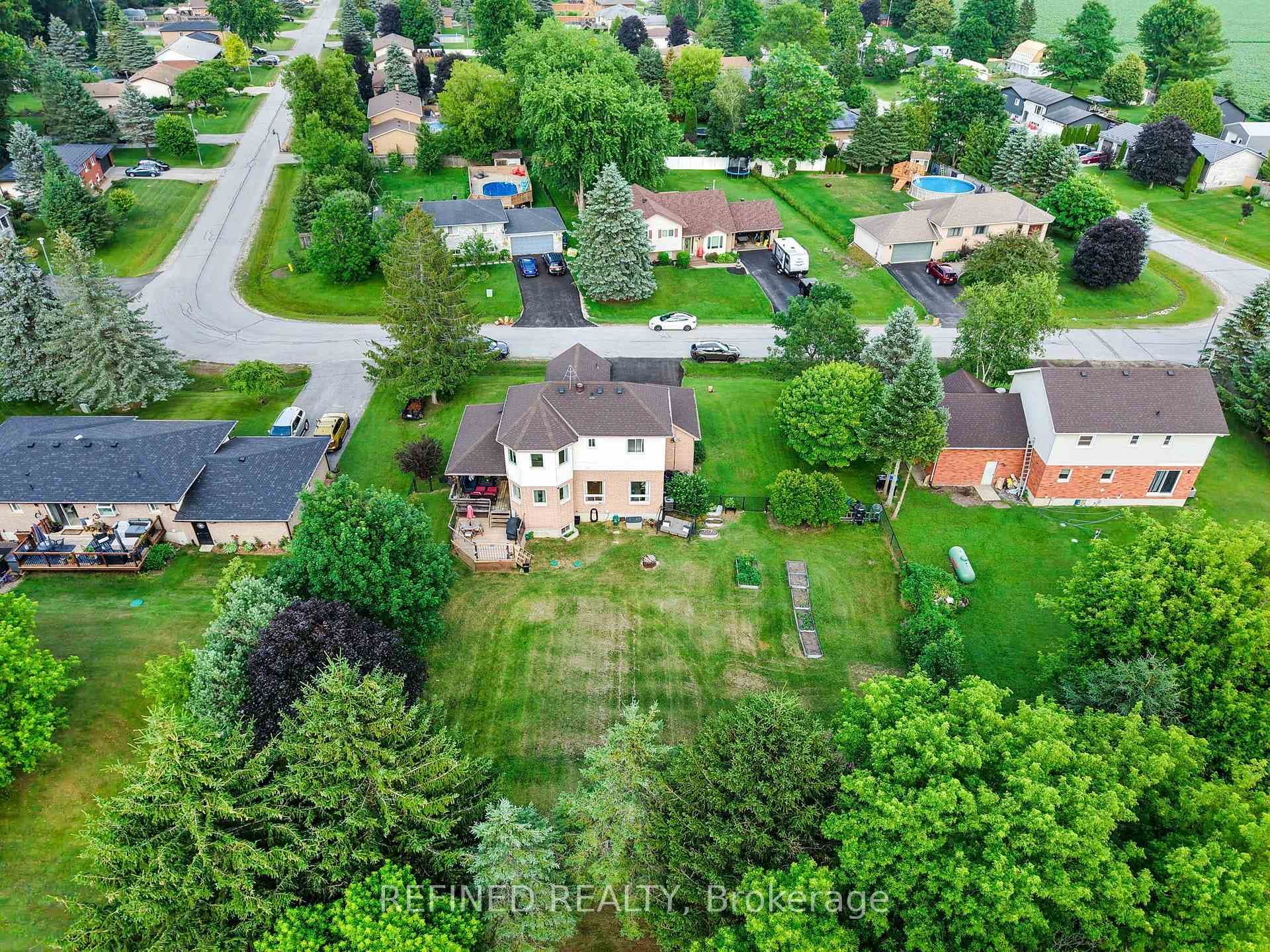 39 Marshall Crescent photo 4