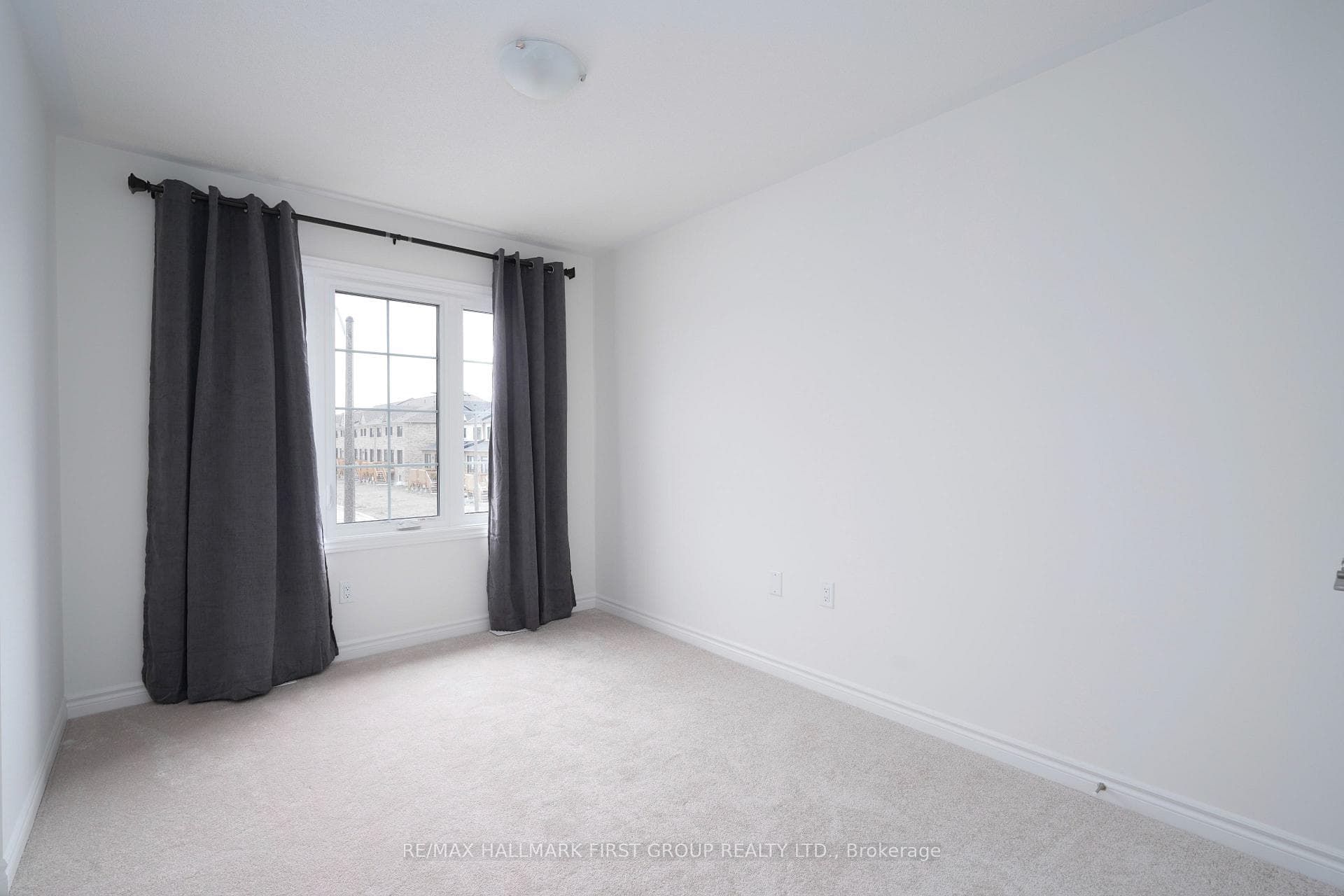 8 Velvet Drive photo 12