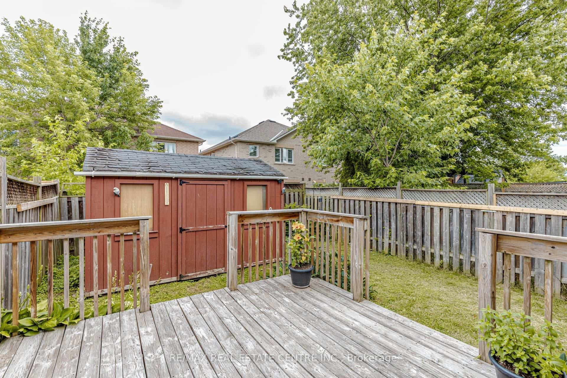 35 Prince Crescent photo 24
