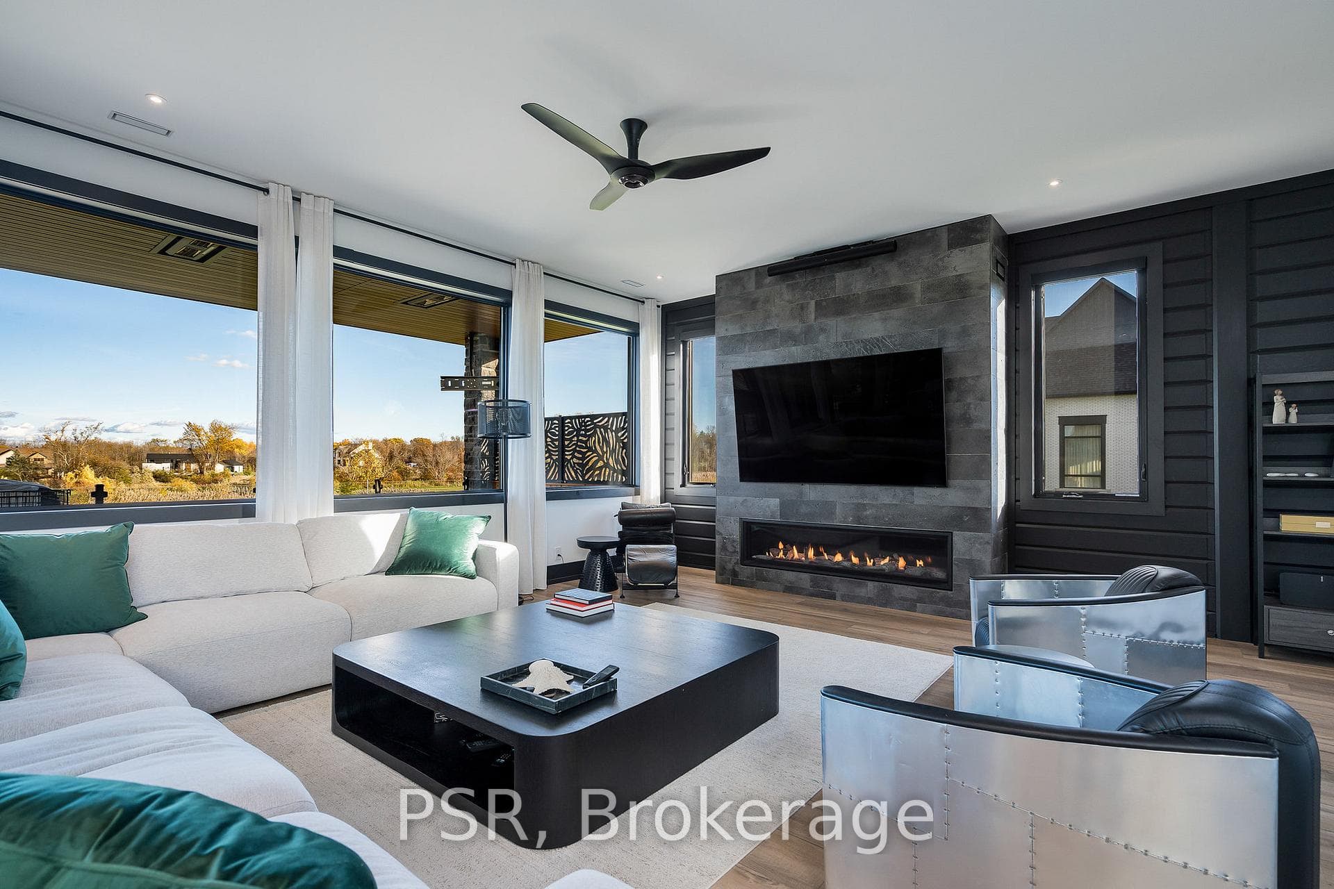 4 Raintree Court photo 5