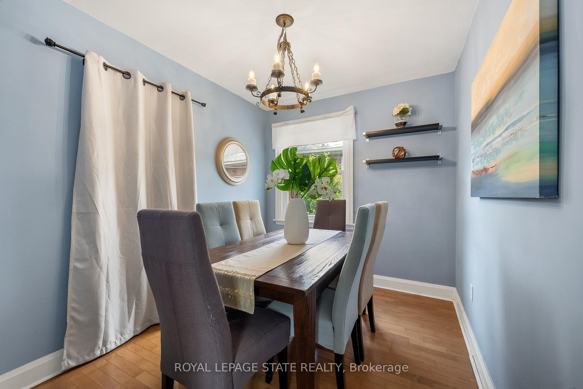 126 Queensdale Avenue photo 10