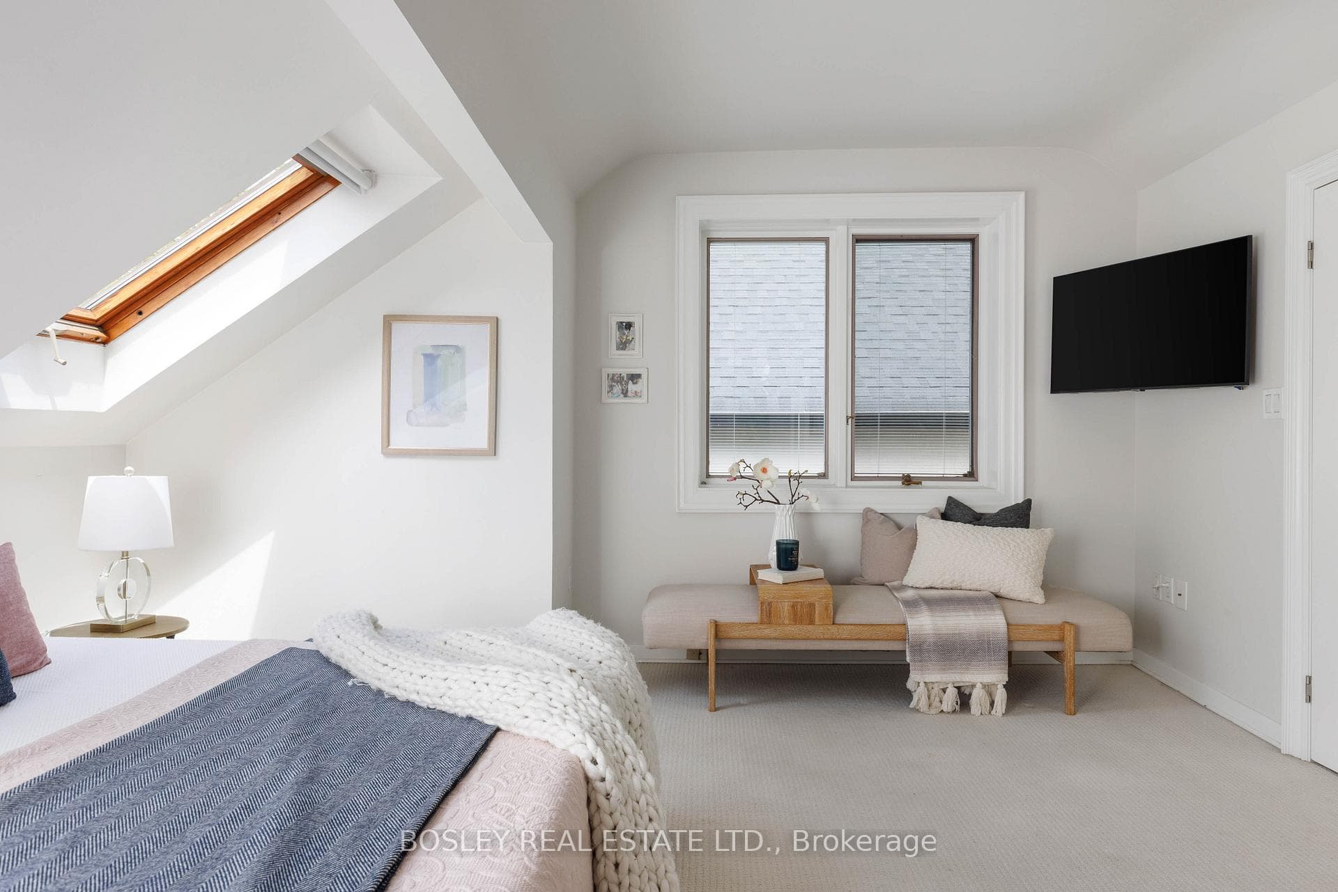 249 Gainsborough Road photo 23
