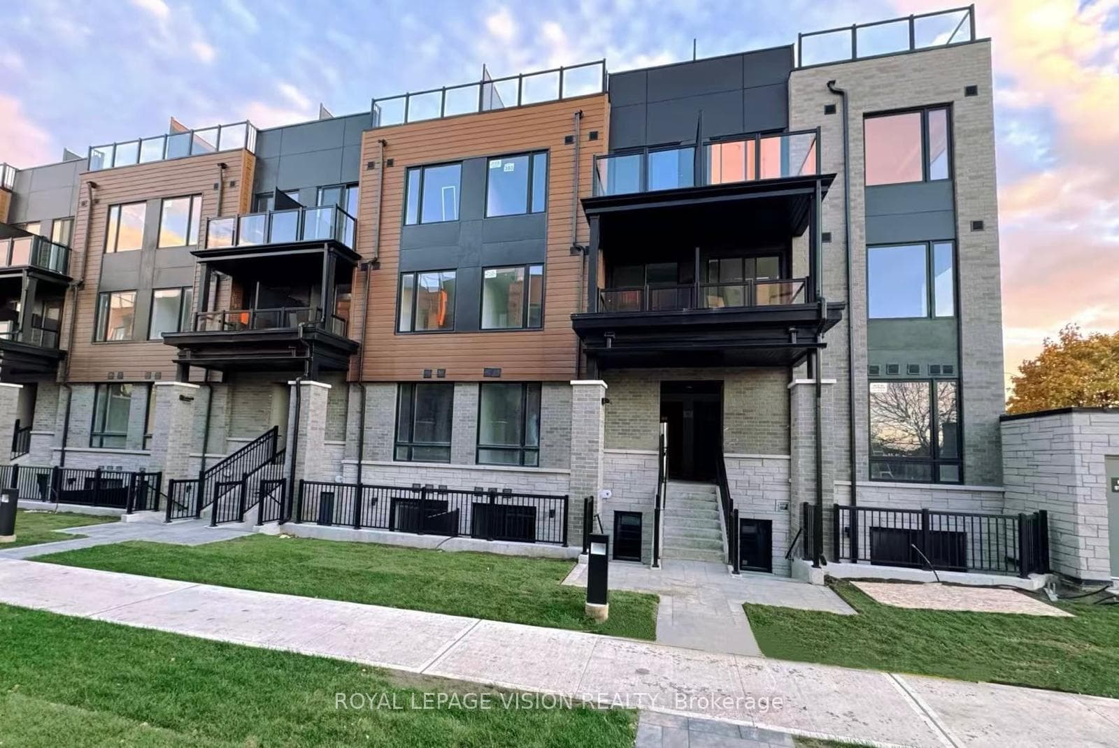 113 Marydale Avenue Unit 18 photo 1