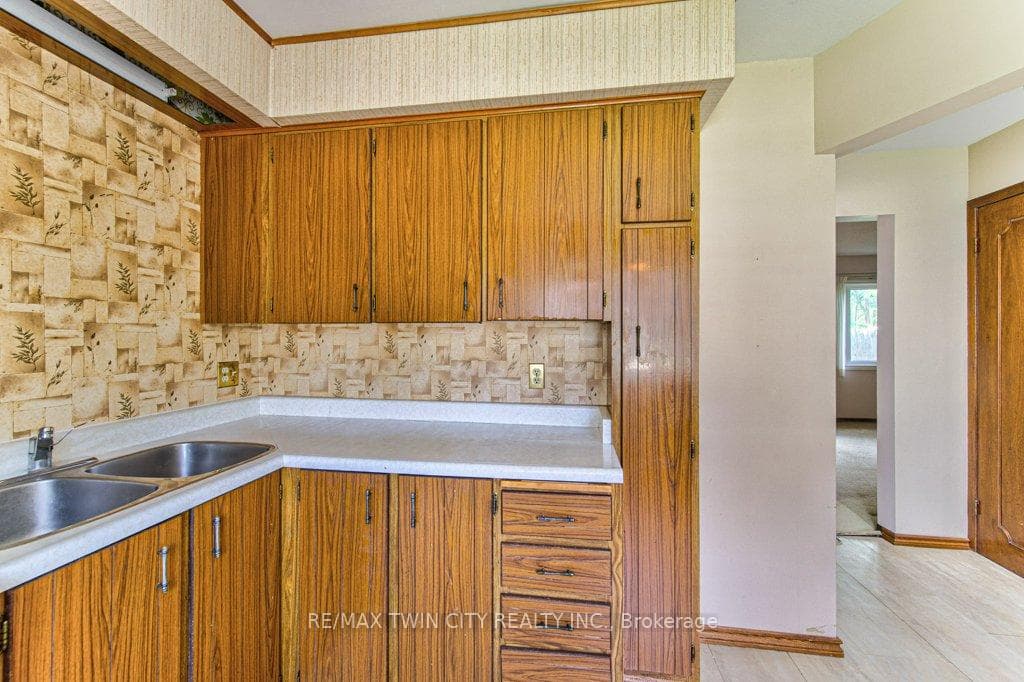 87 Charles Best Place photo 10