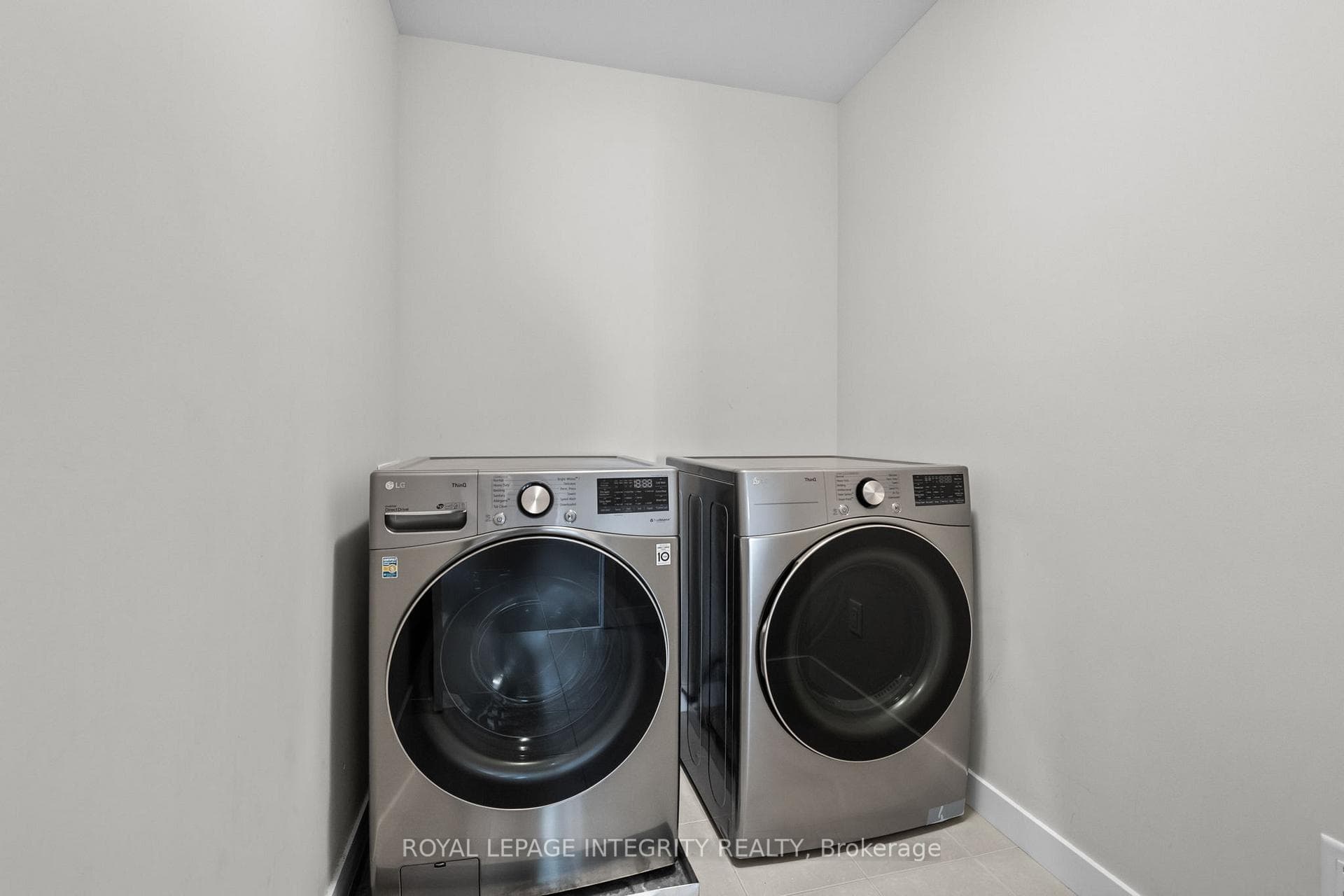 2nd floor laundry room