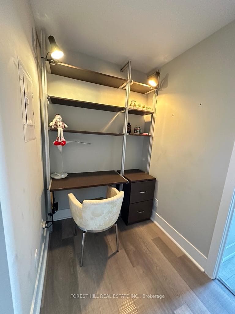 32 Davenport Road Unit 2902 photo 2