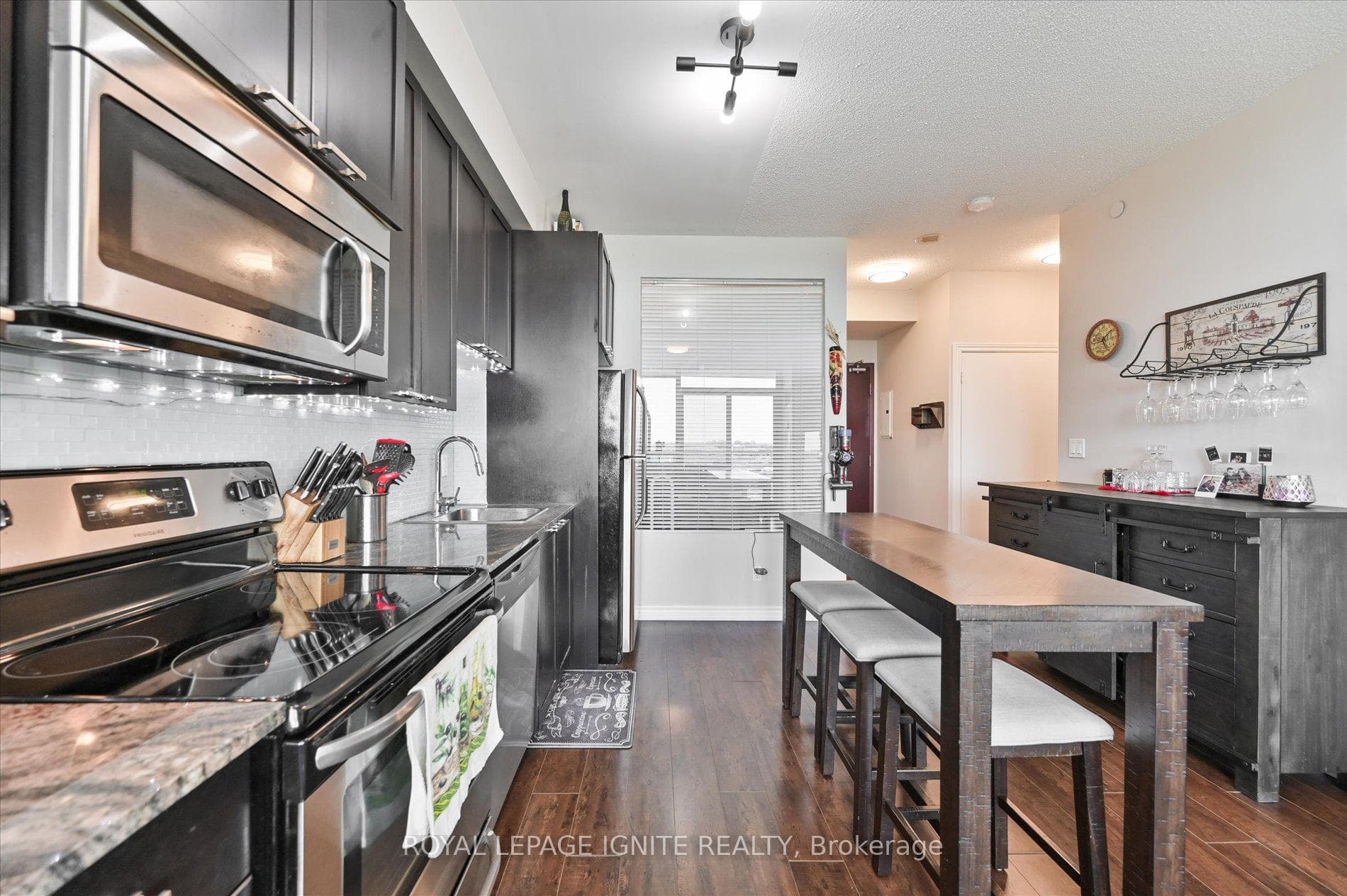 1328 Birchmount Road Unit 1606 photo 13