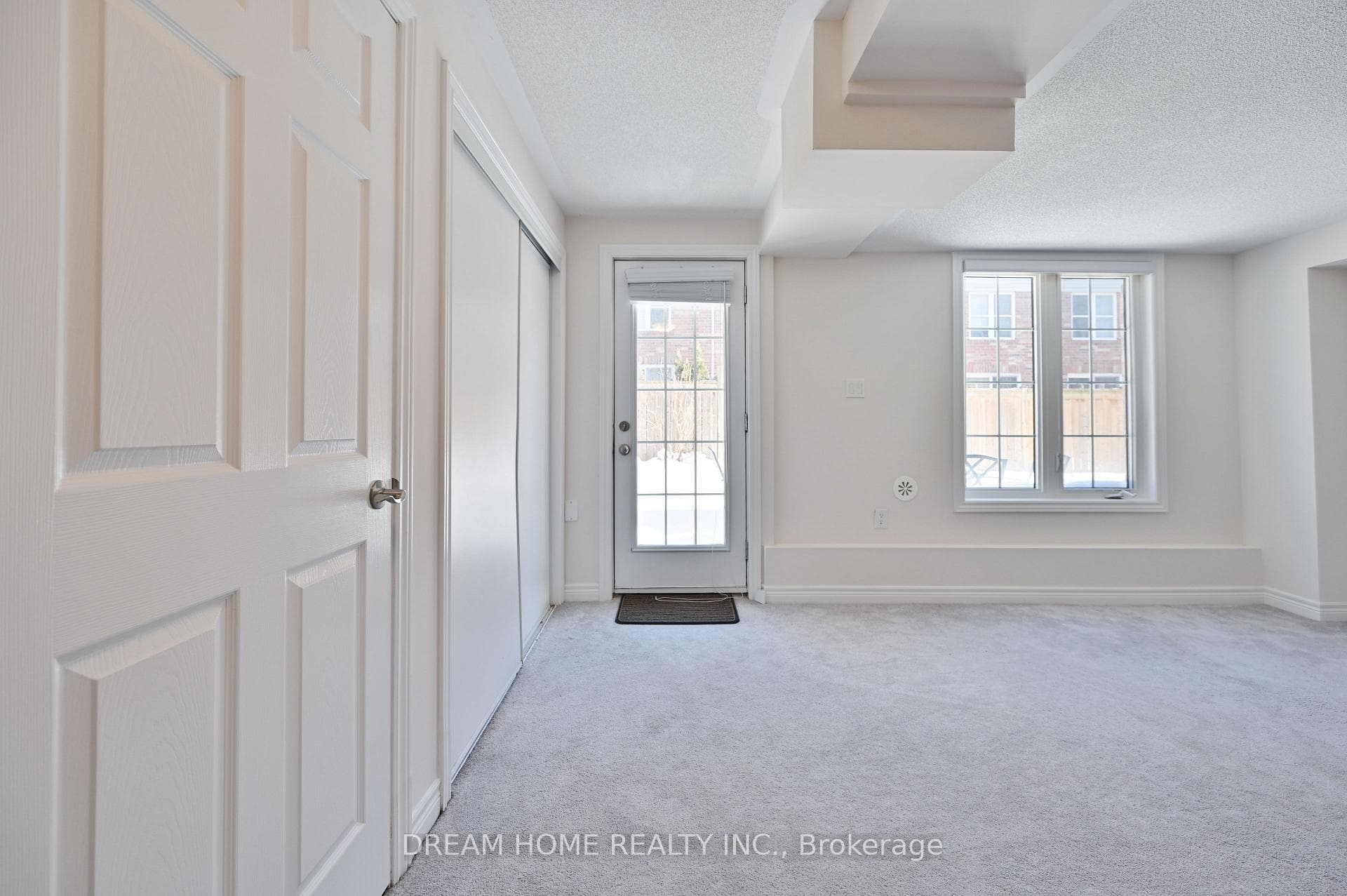 2280 Baronwood Drive Unit 98 photo 38