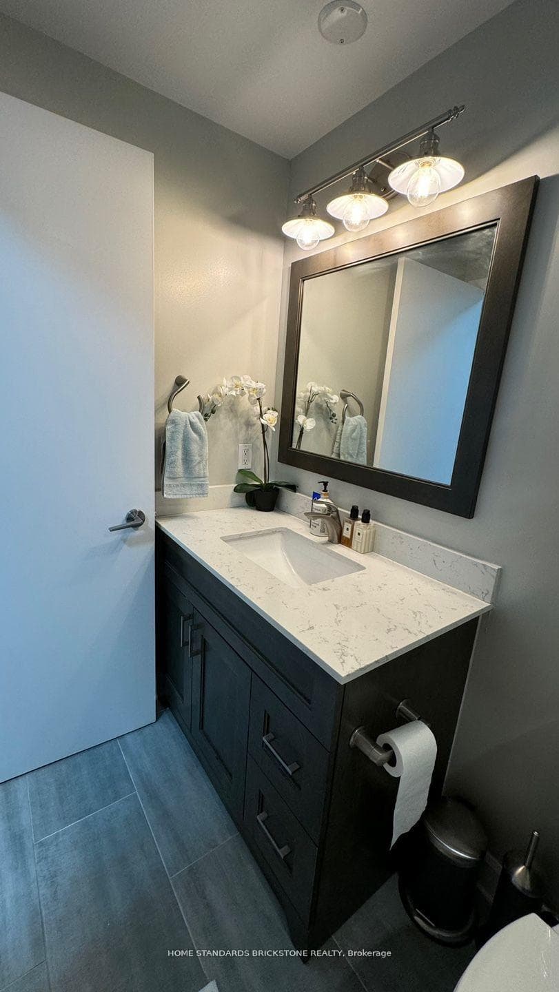 832 Bay Street Unit 1708 photo 25