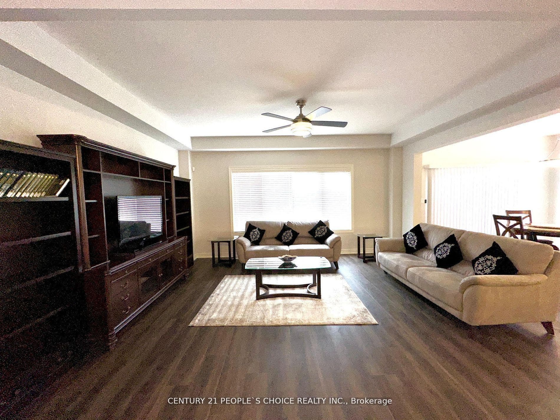 34 Swan Avenue photo 8