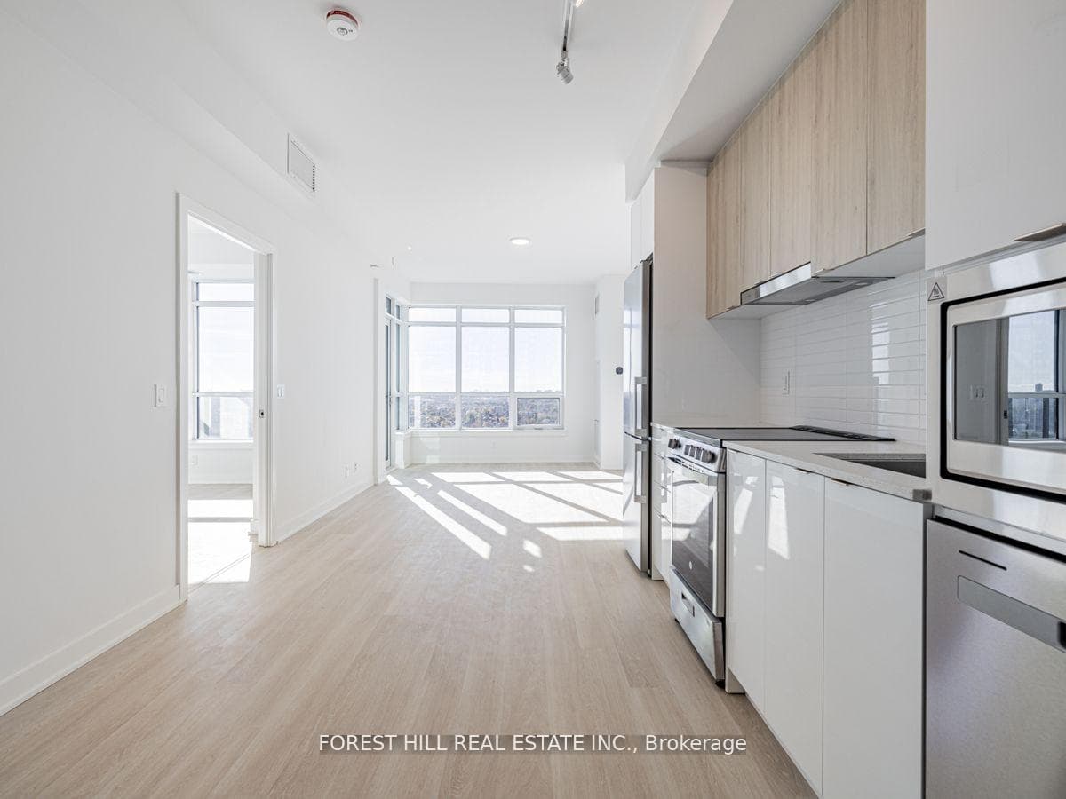 30 Upper Mall Way Unit 1402A photo 19