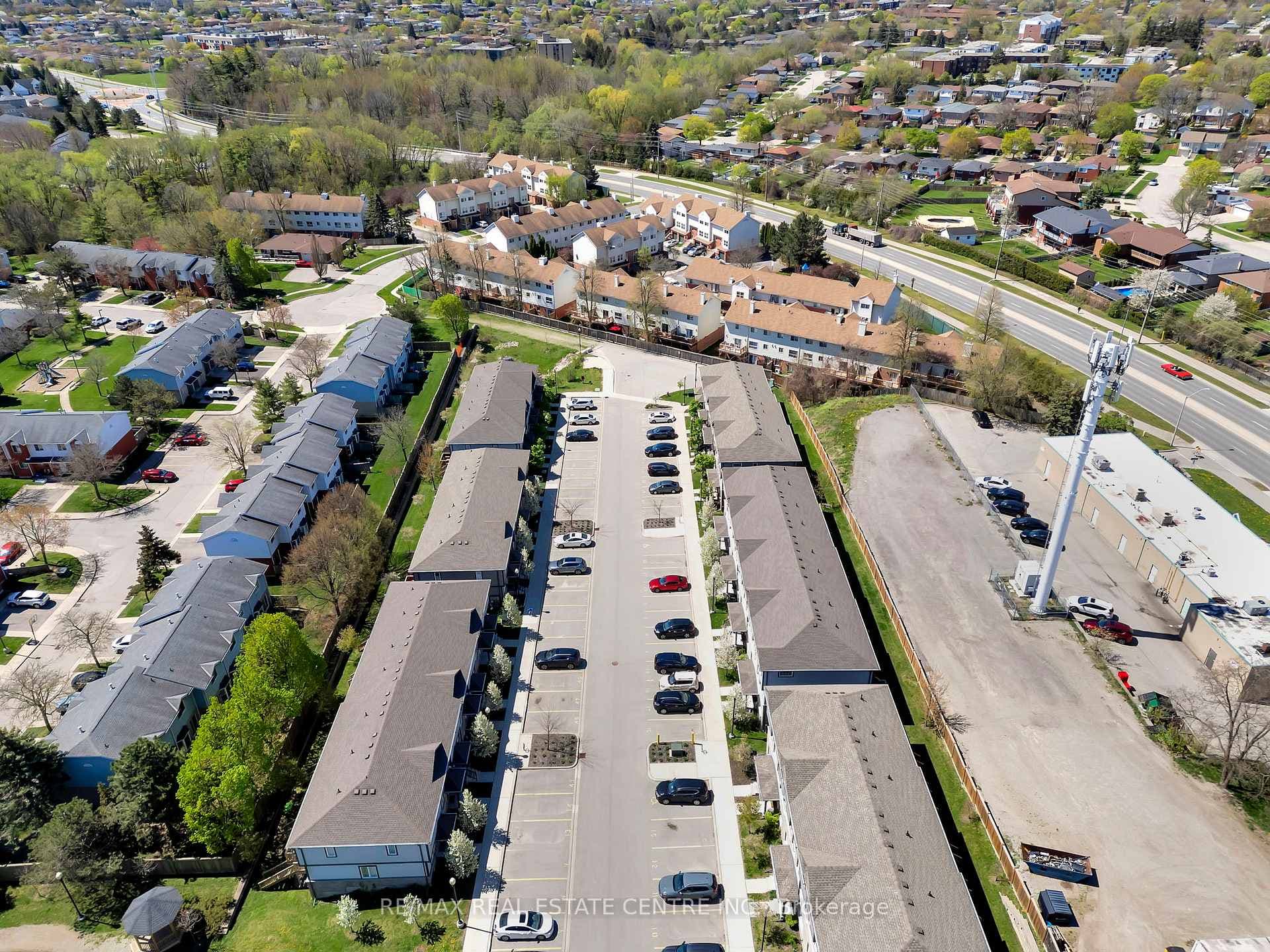 350 Dundas Street Unit 31 photo 35