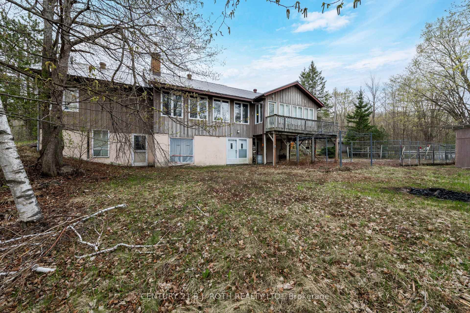 1076 Birchcliffe Crescent photo 31