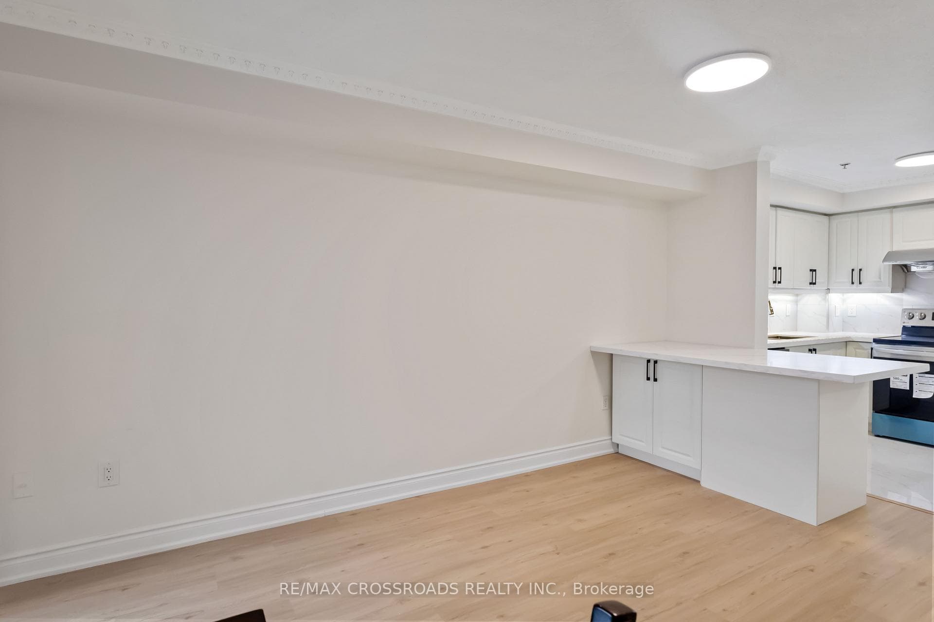 5225 Finch Avenue Unit 303 photo 22