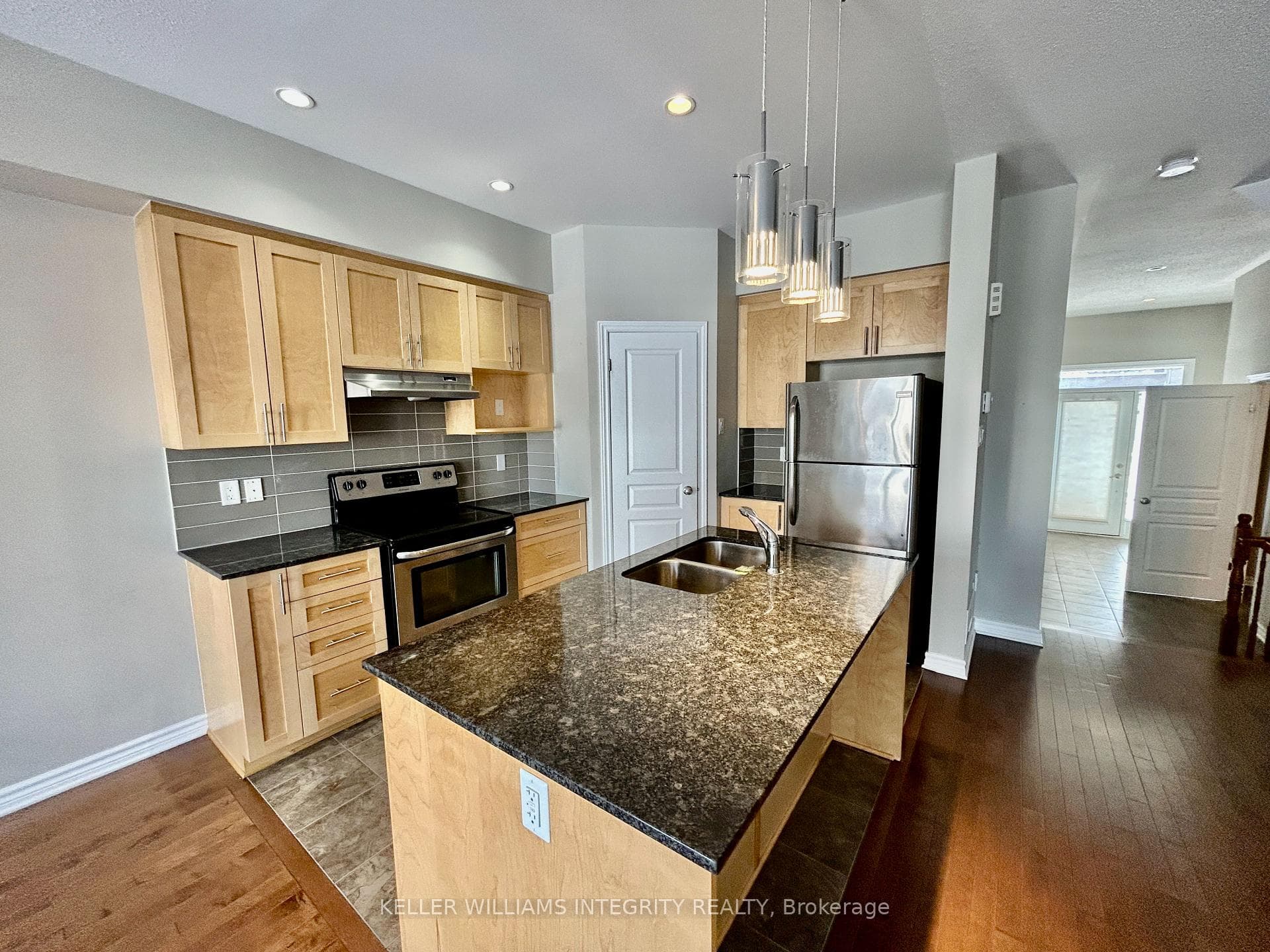 950 Cobble Hill Drive photo 7