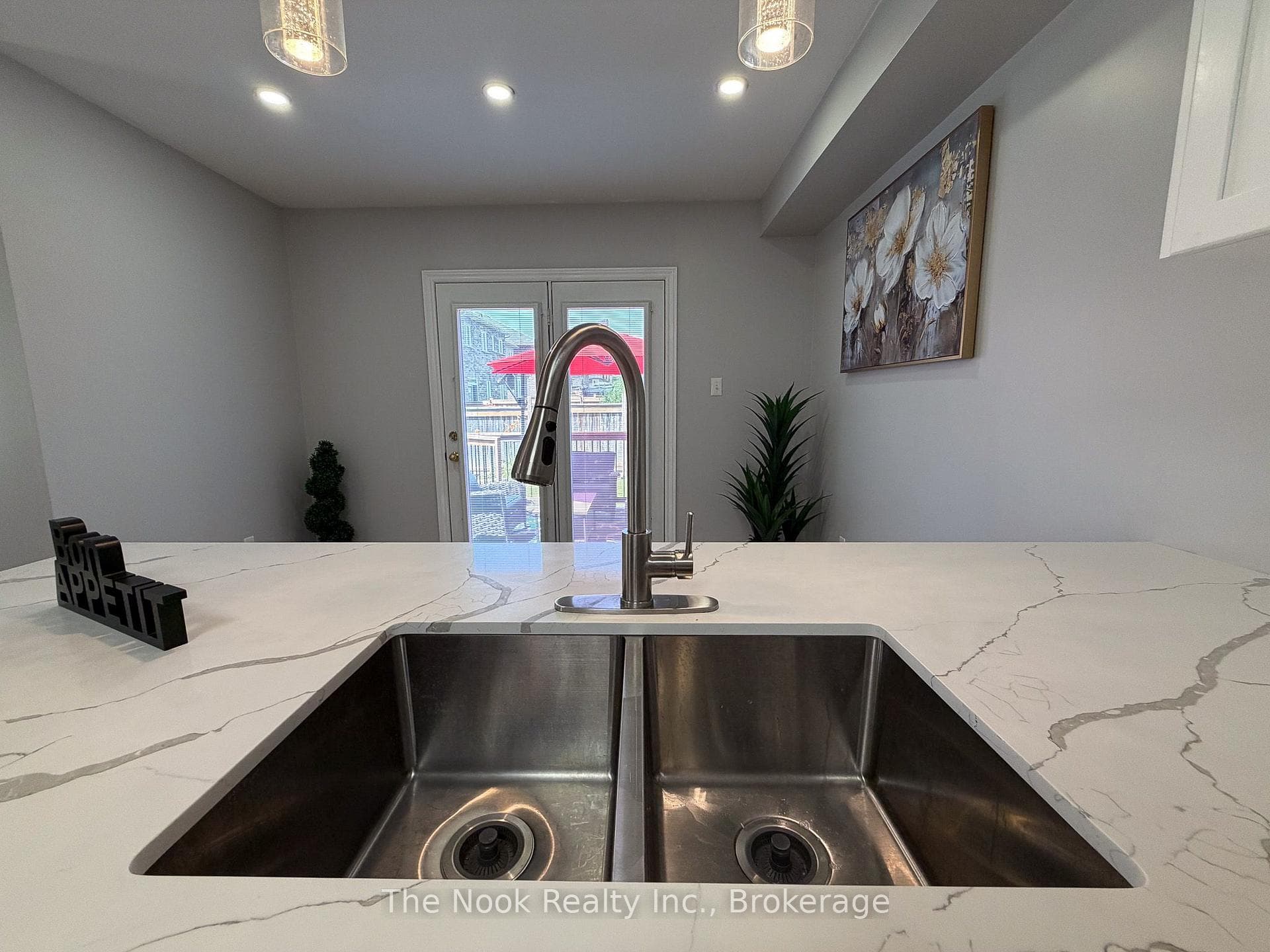 10 Broome Avenue photo 23