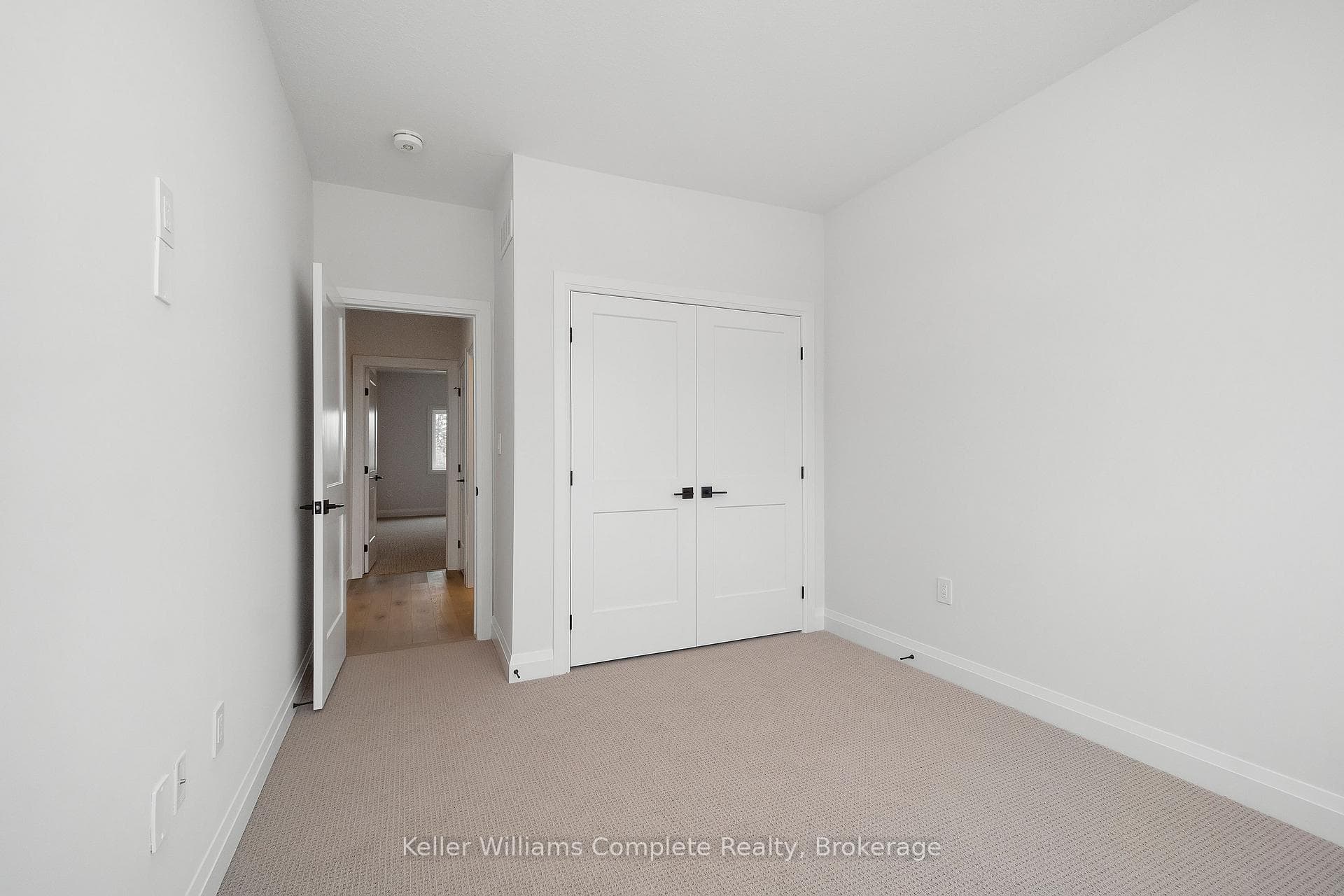 20 Columbus Gate photo 34
