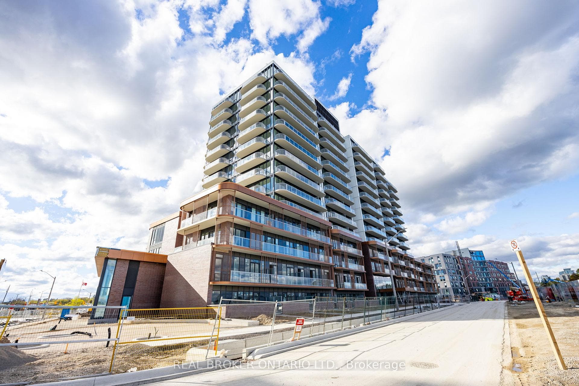 220 Missinnihe Way Unit 1117 photo 2