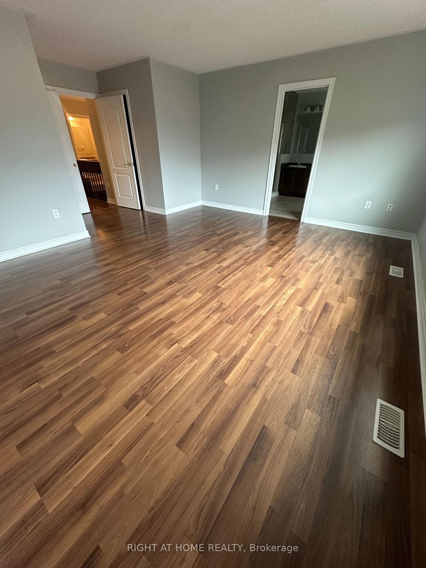 12 AMES Crescent photo 20