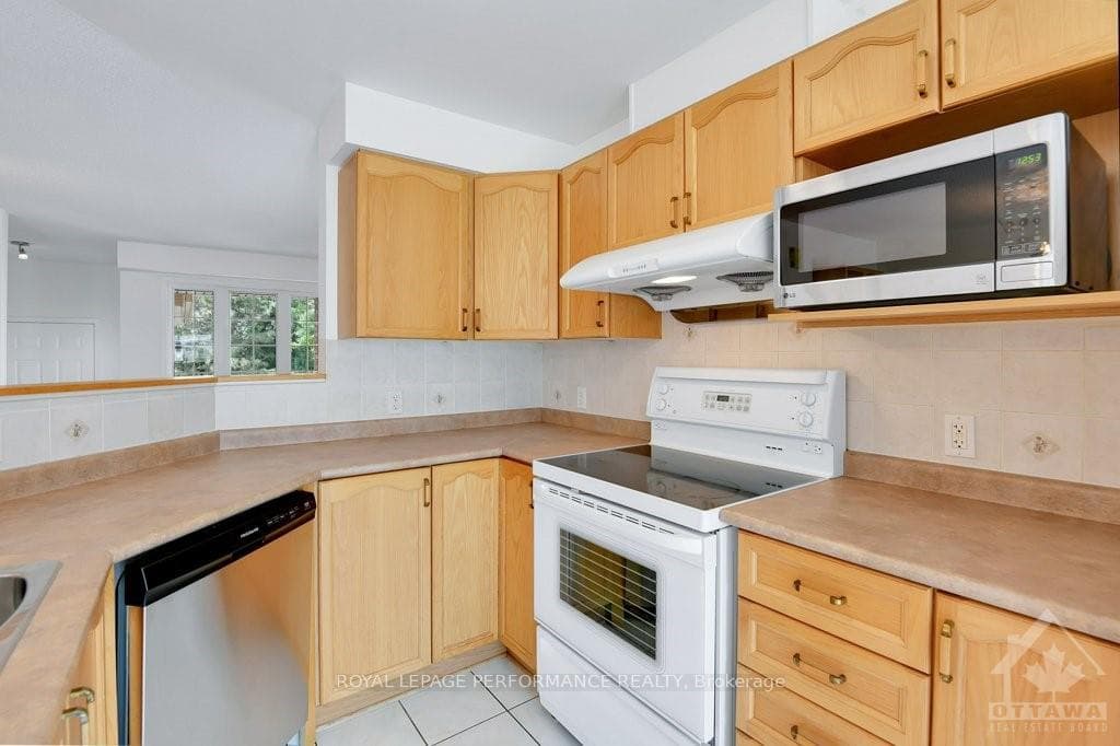 117 DUNTROON Circle photo 9