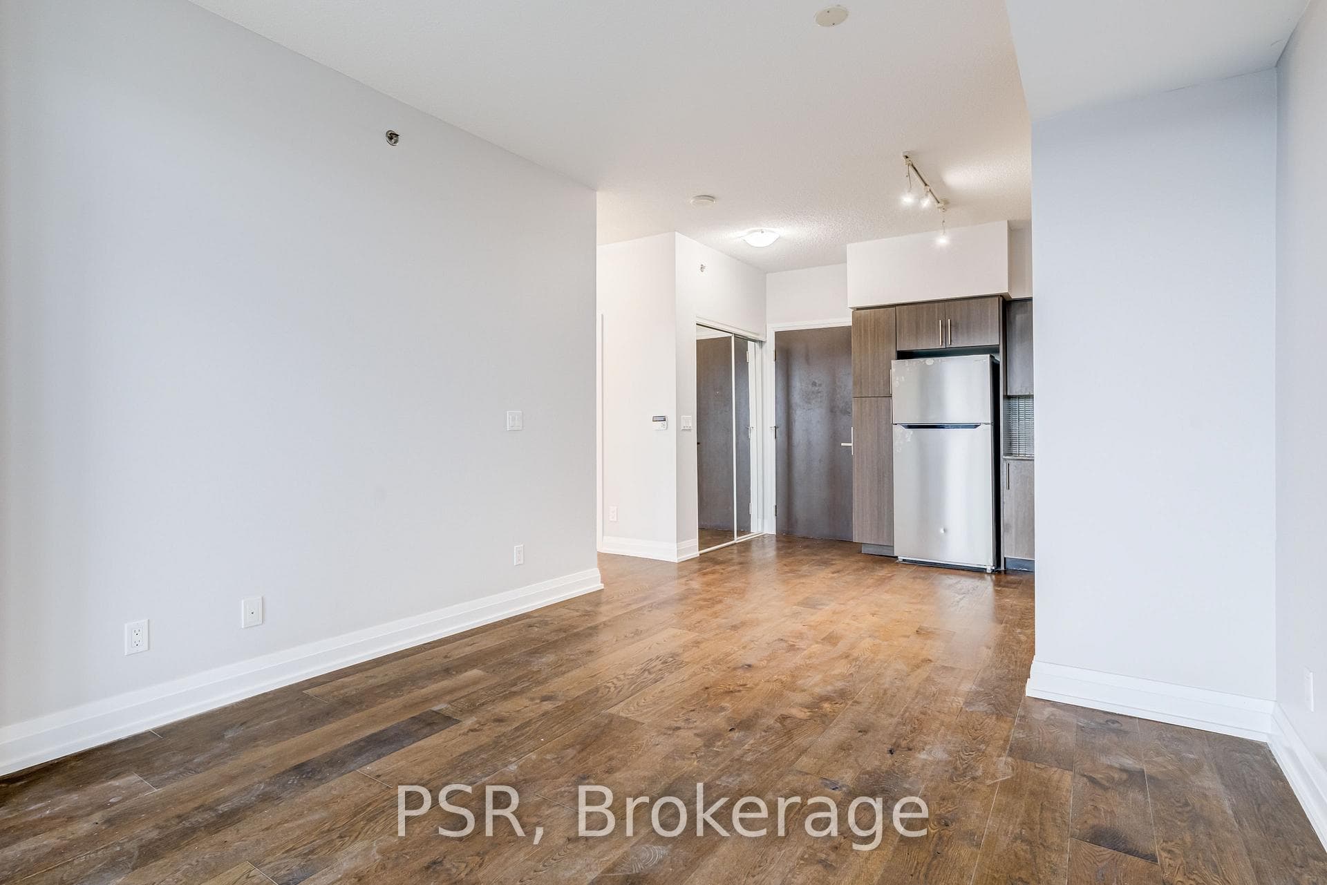 65 Speers Road Unit 602 photo 10