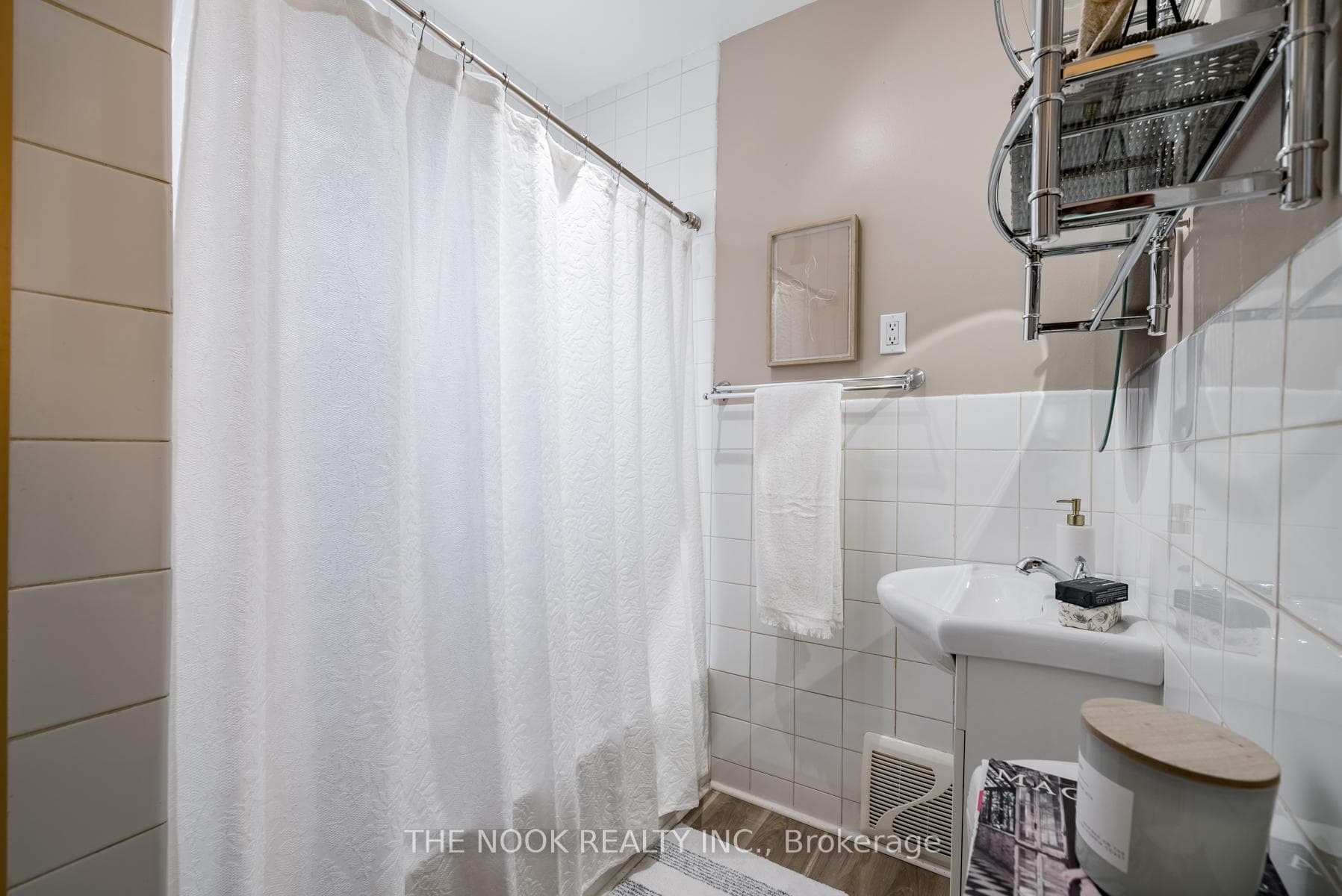 213 Broadway Avenue photo 14