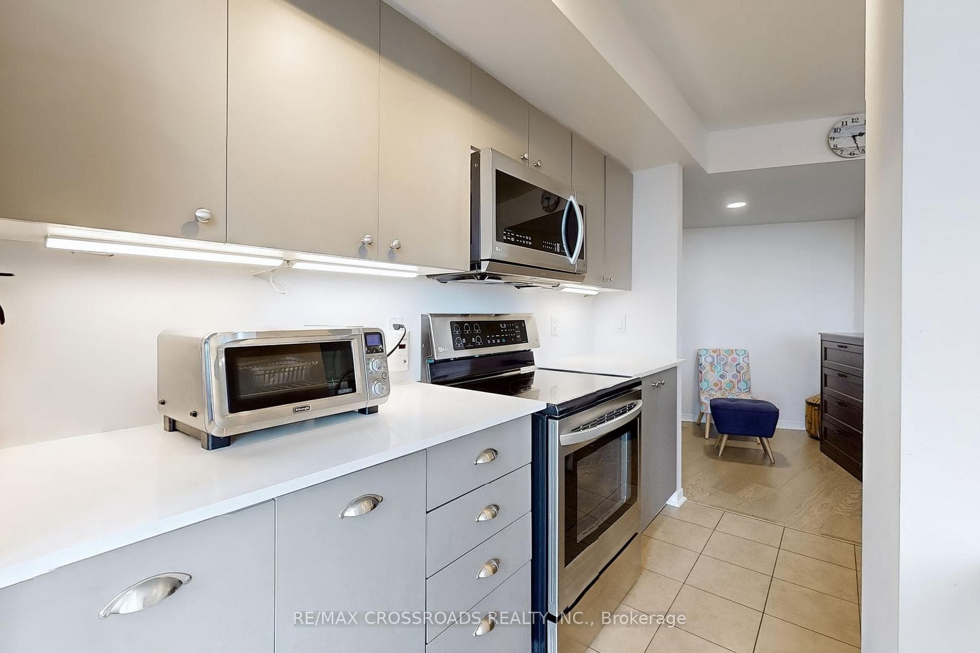 18 Valley Woods Road Unit Ph111 photo 19