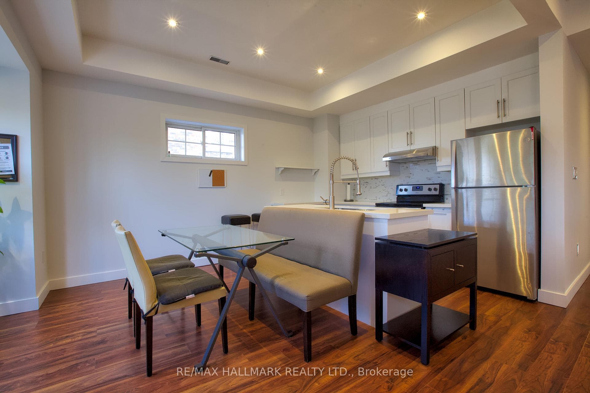 73 Lawrence Avenue Unit 2 photo 6