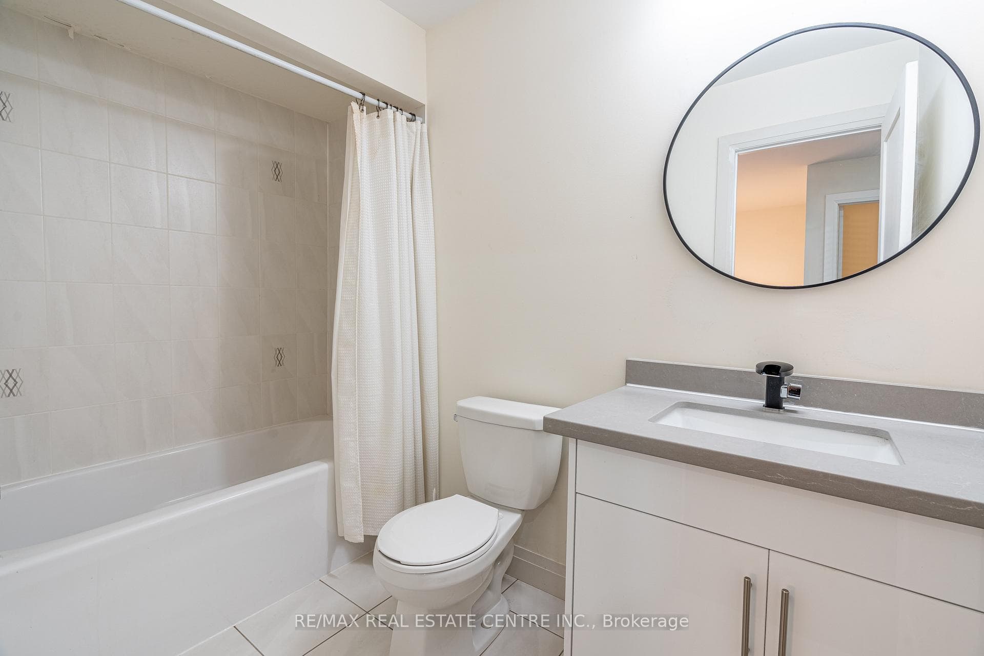 245 Inspire Boulevard photo 17