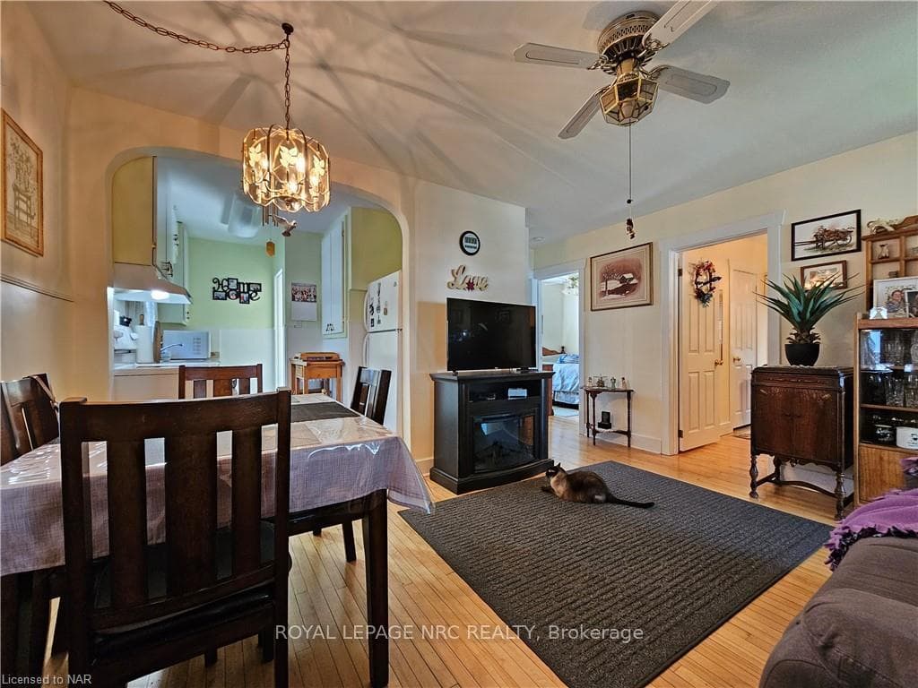 53 WHITE Avenue photo 3