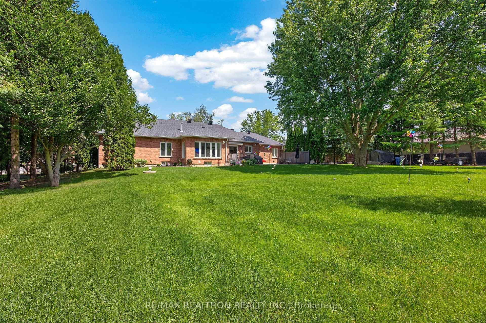 7 Maplehyrn Avenue photo 46
