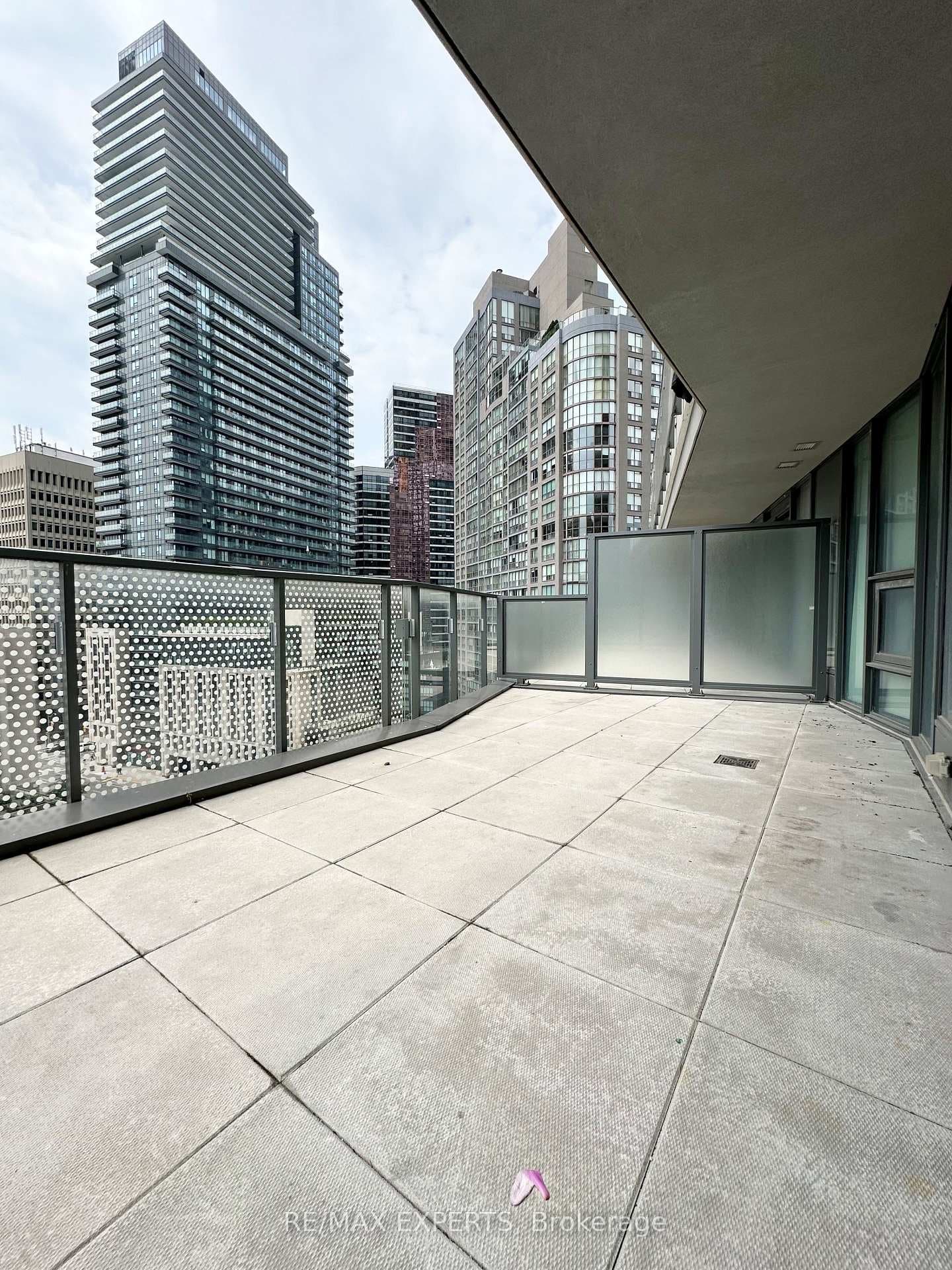 11 Wellesley Street Unit 707 photo 8