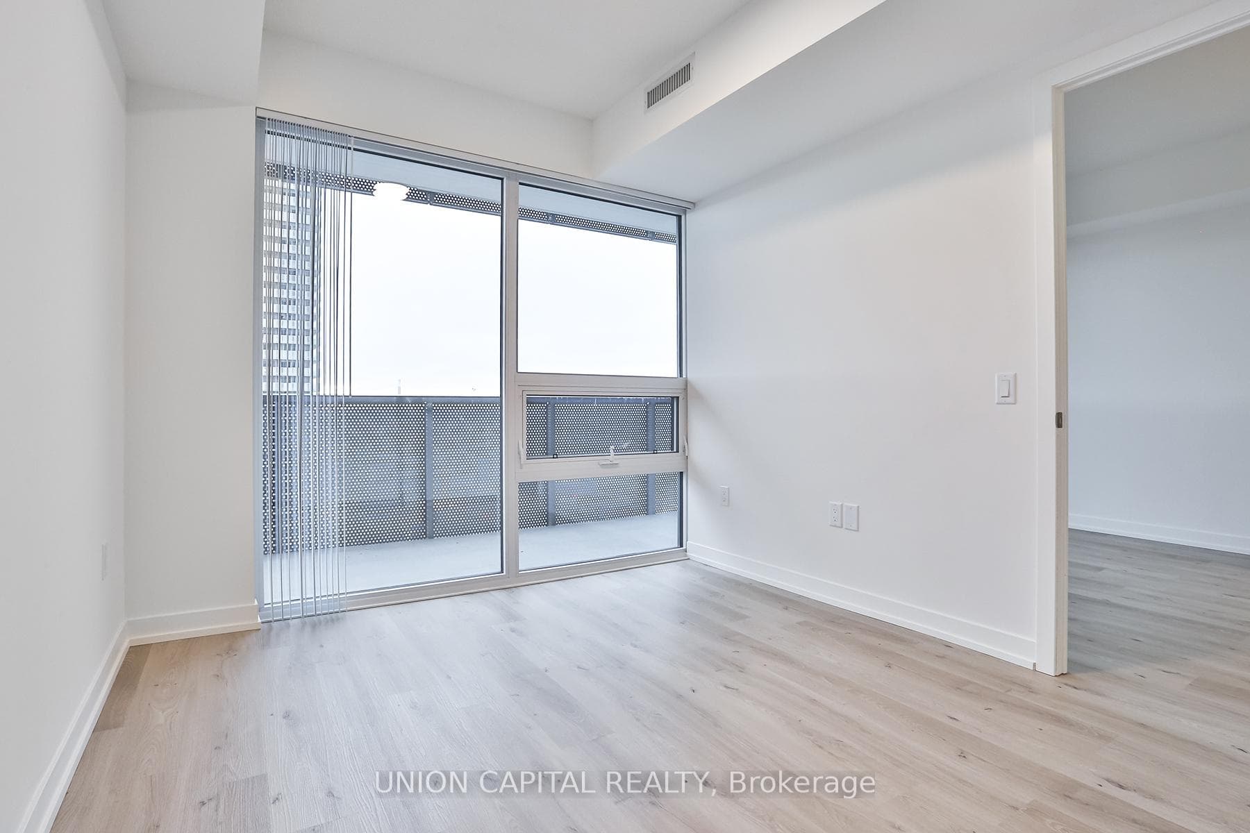 138 Downes Street Unit 3305 photo 16
