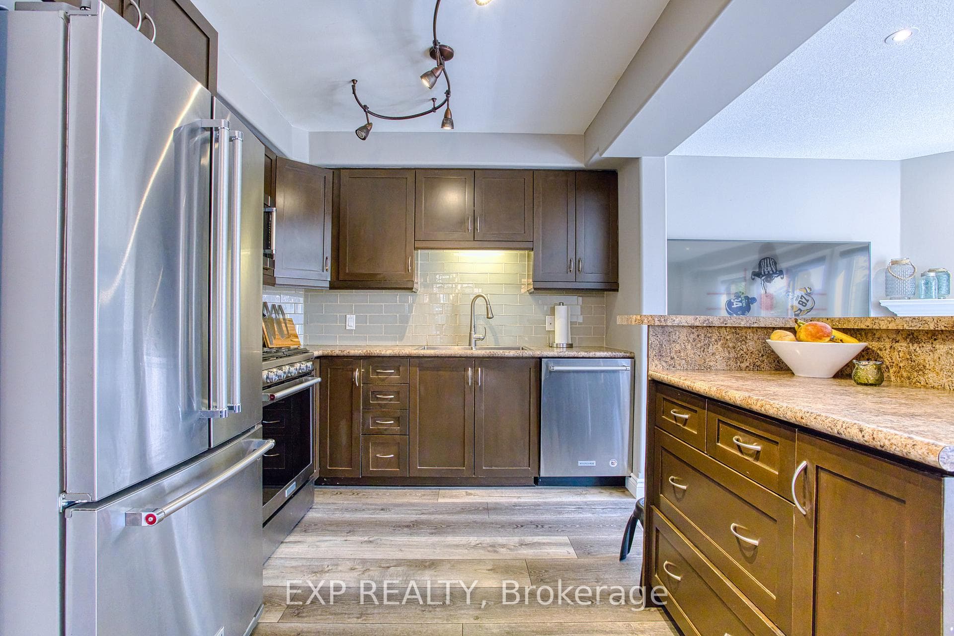 121 Sumner Crescent photo 12